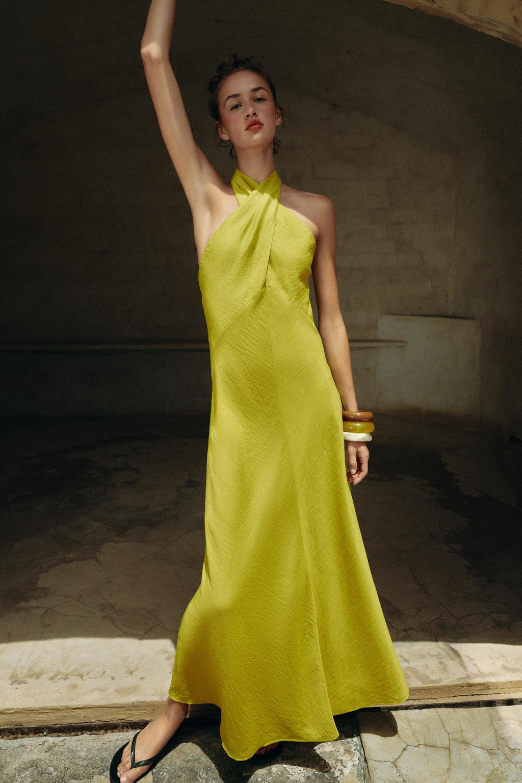 VESTIDO MIDI HALTER CRUZADO CON LINO / Lima - Zara фото 7