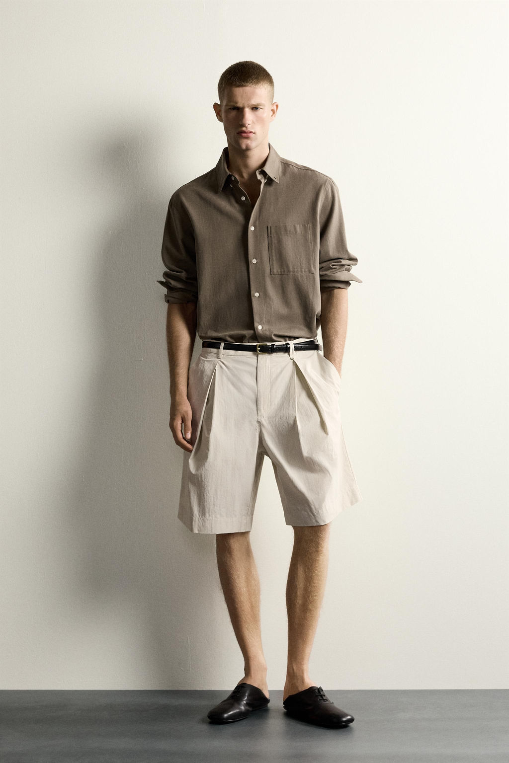 BERMUDA WIDE FIT PLIEGUES / Beige