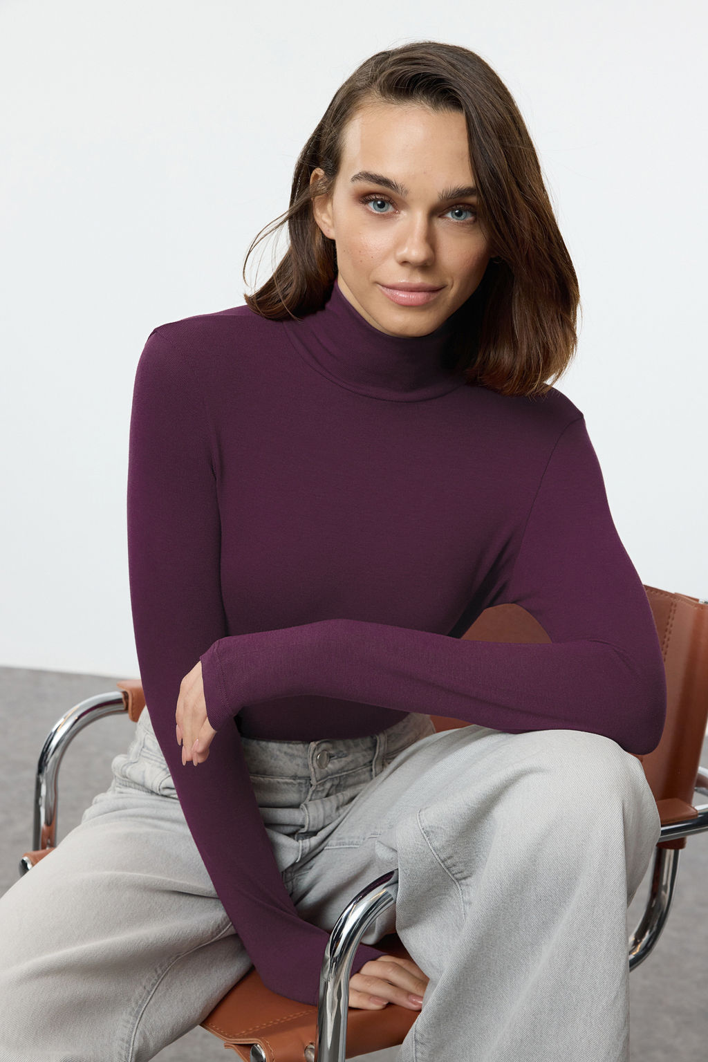 Trendyolmilla Bordo Premium Yumusak Kumasl? Bal?kc? Yaka Fitted/Vucuda Oturan Esnek Orme Bluz TWOAW24BZ00119  фото 48