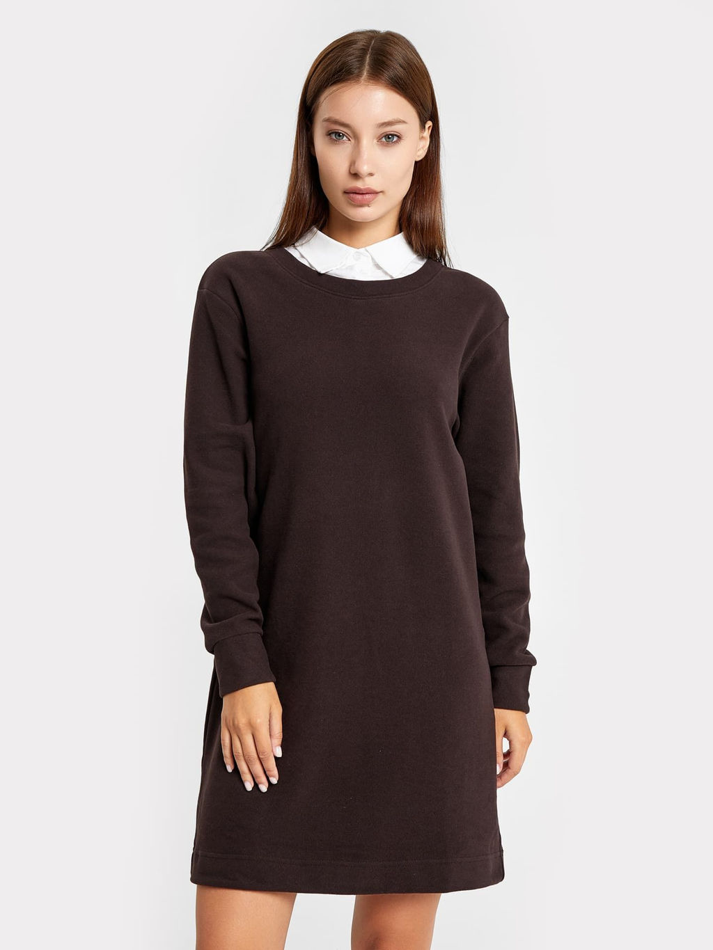 Платье женское c белым воротничком в шоколадно-коричневом оттенке