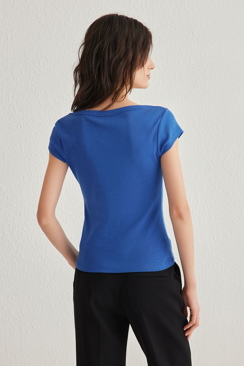 Saks Kare Yaka Fitted/Vucuda Oturan Orme Bluz TWOSS25BZ00020