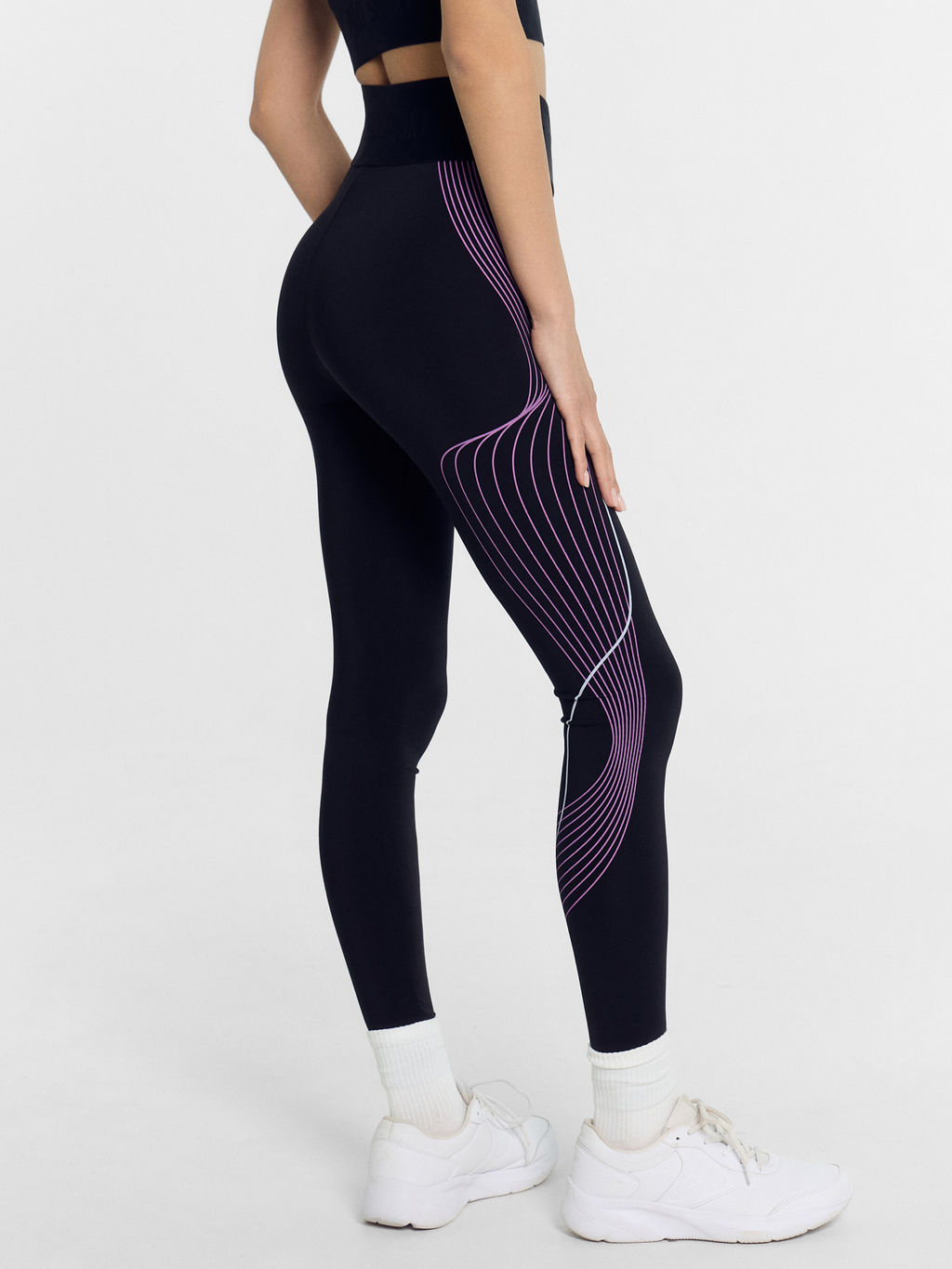 Брюки (легинсы) женские черные с печатью черный +печать 342305 - Mark formelle фото 4