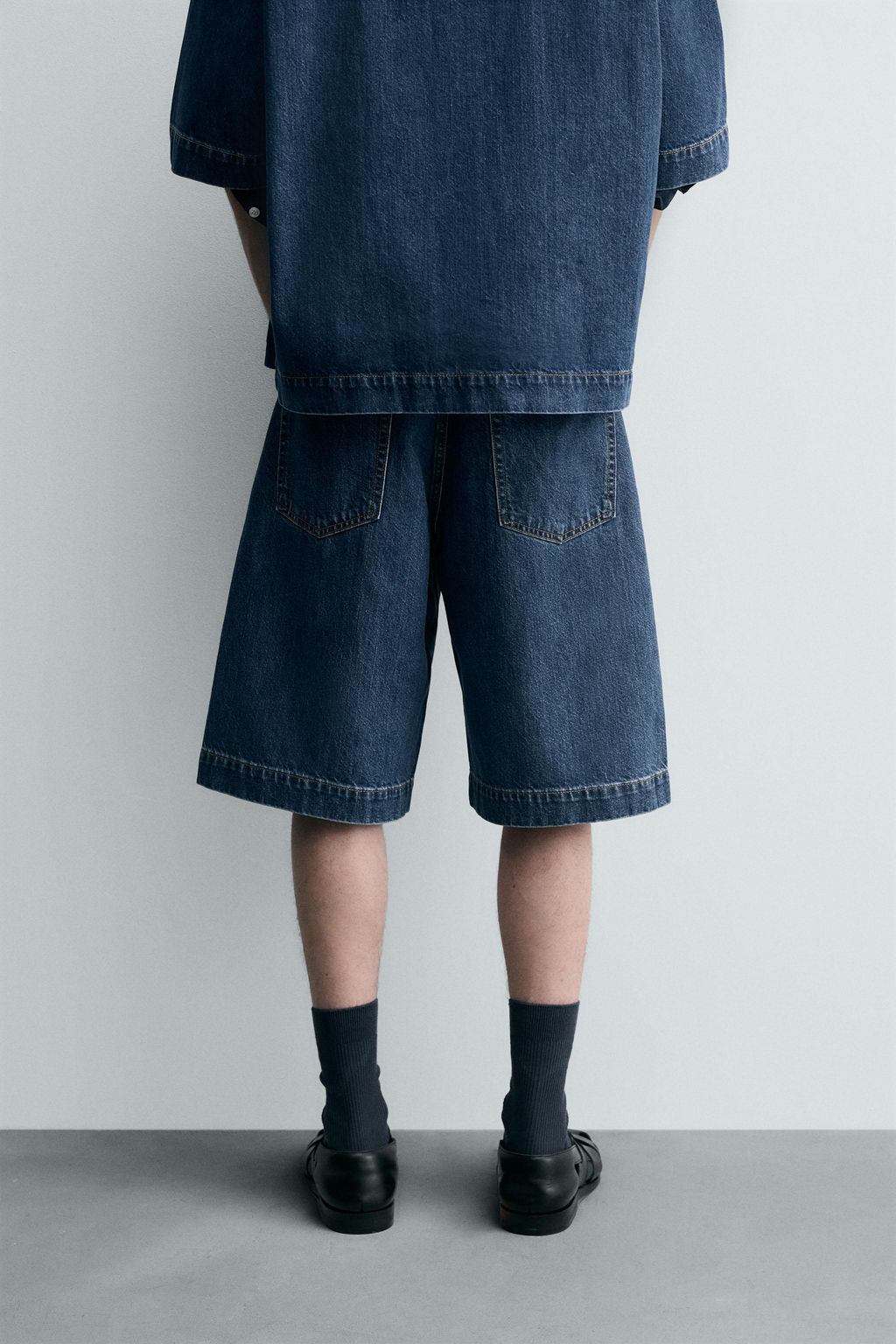 PLEATED RELAXED FIT DENIM BERMUDA SHORTS - Zara фото 3