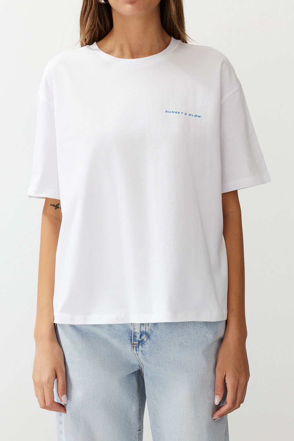 TRENDYOLMILLA Beyaz Premium %100 Pamuk Bask?l? Relaxed/Rahat Kal?p Orme T-Shirt TWOSS24TS00172  фото 13