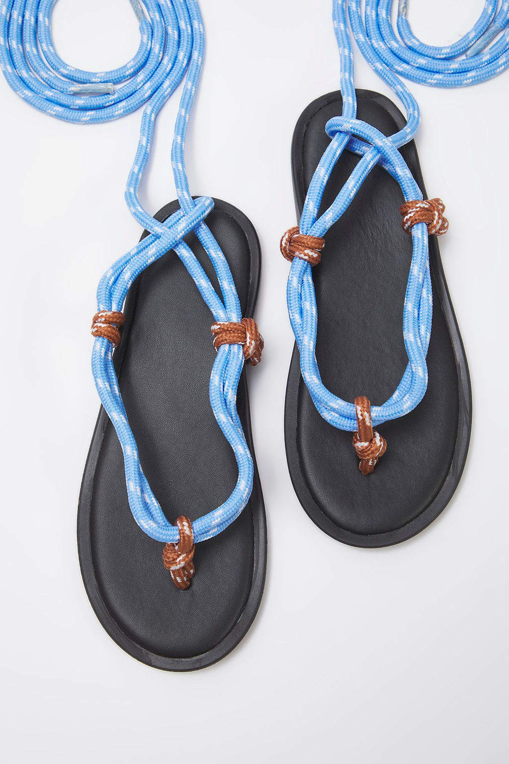 Trendyol Shoes Cok Renkli Ip Detayl? Bilekten Baglamal? Kad?n Parmak Aras? Sandalet TAKSS25SD00030