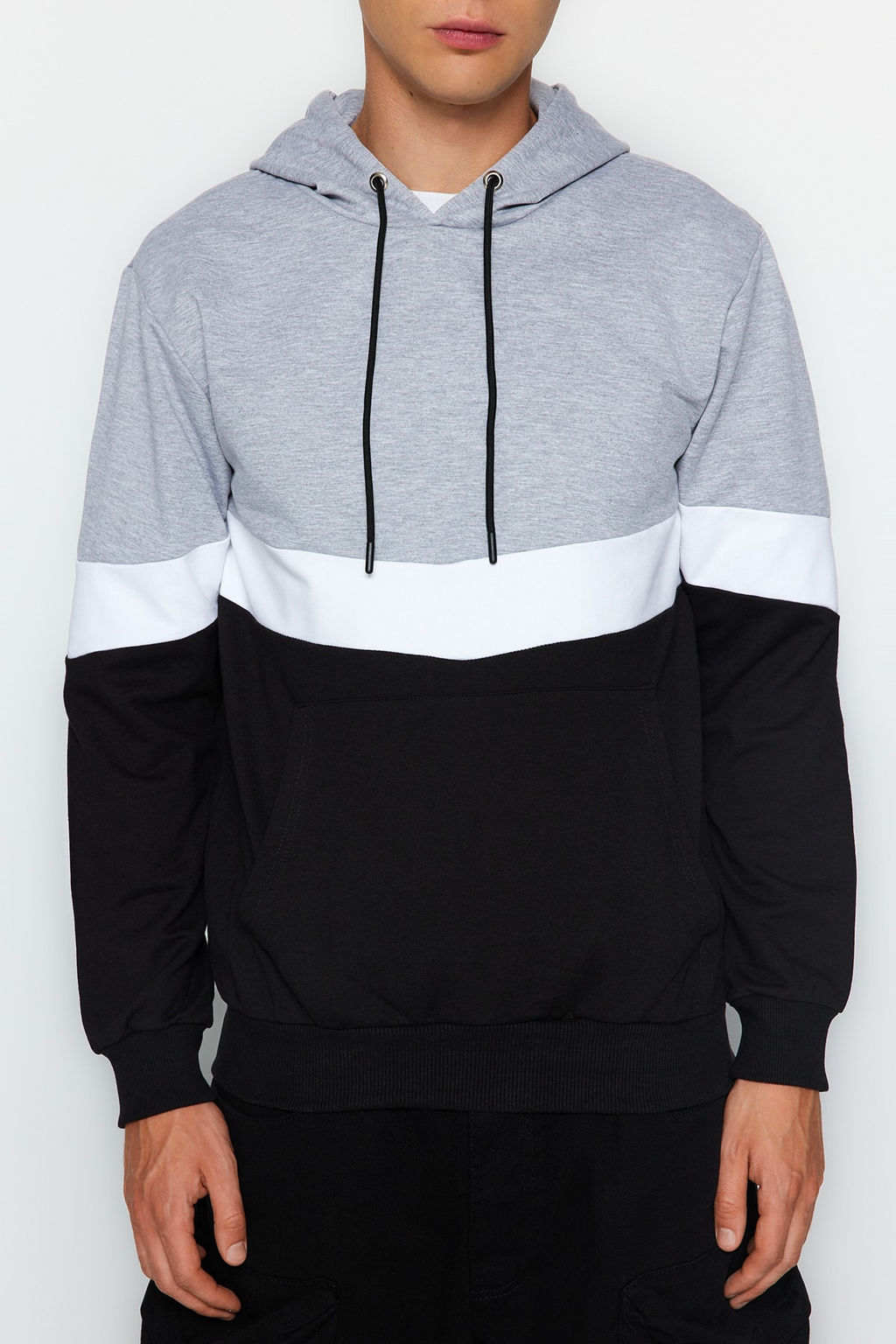 Gri Slim/Dar Kesim Kapusonlu Kanguru Cepli Renk Bloklu Kal?n Sweatshirt TMNAW20SW0208 - Trendyolmilla фото 4