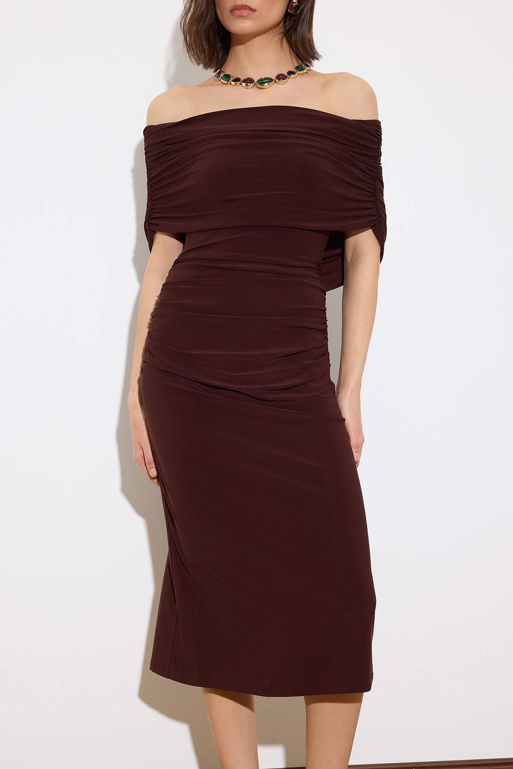 Limited Edition Kahverengi Bodycon Carmen Yaka Kolsuz Esnek Orme Elbise TWOSS26EL00266 - Trendyolmilla фото 3