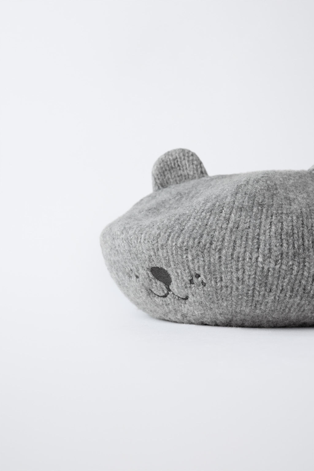 KNIT BERET WITH EMBROIDERED EARS - Zara фото 2