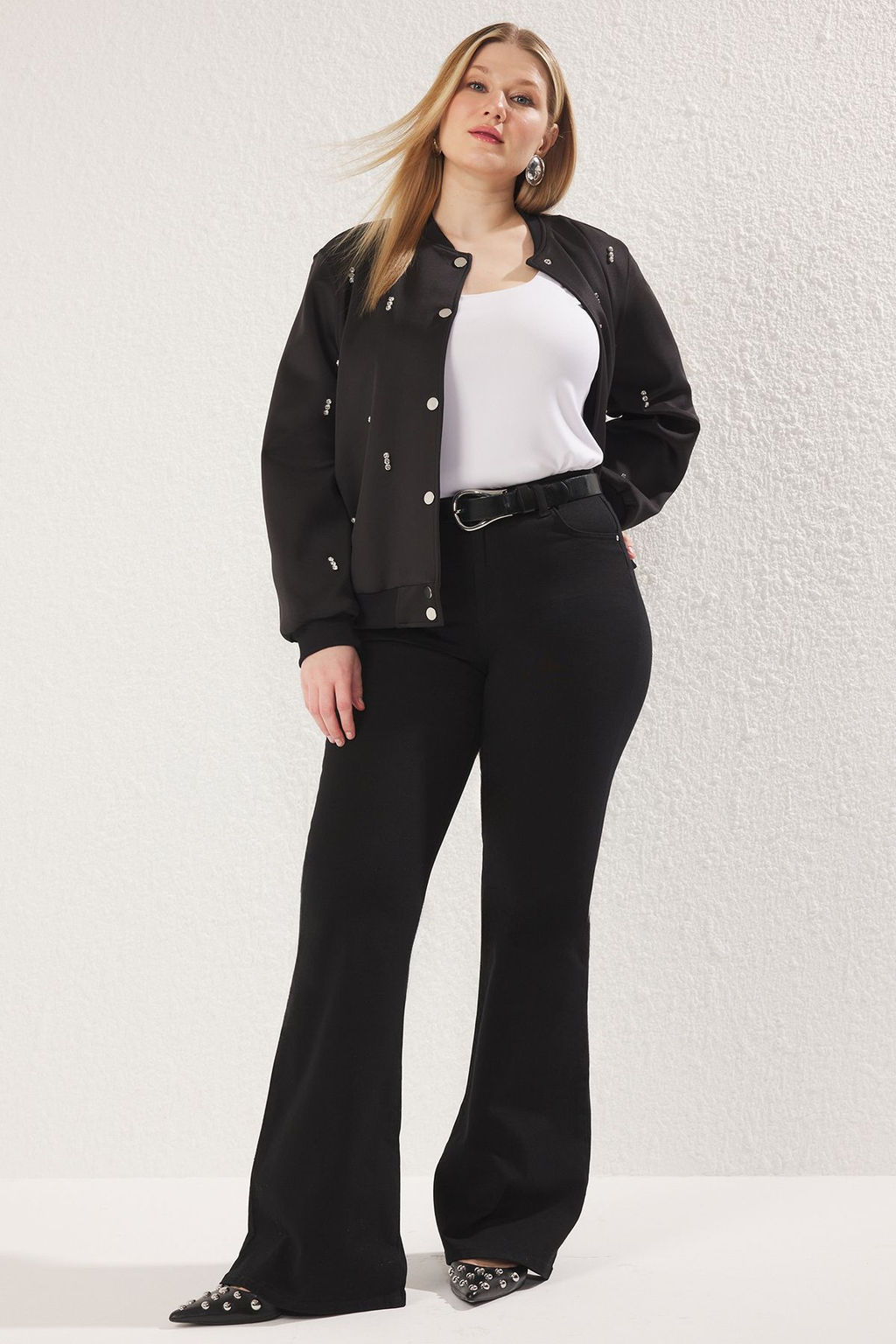 TRENDYOLMILLA Siyah Regular Tas Detayl? Bomber Ceket Mont TWOSS25MO00035 фото 6