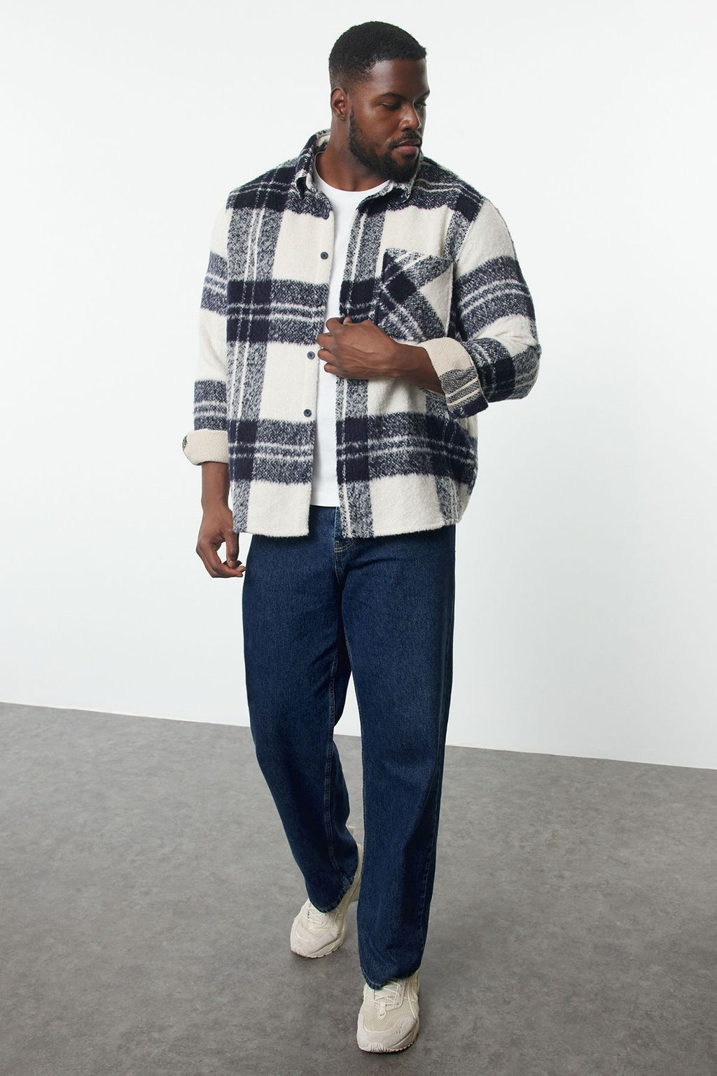 TRENDYOL MAN Buyuk Beden Ekru Oversize K?sl?k Kareli Oduncu Gomlek Ceket TMNAW25AX00009