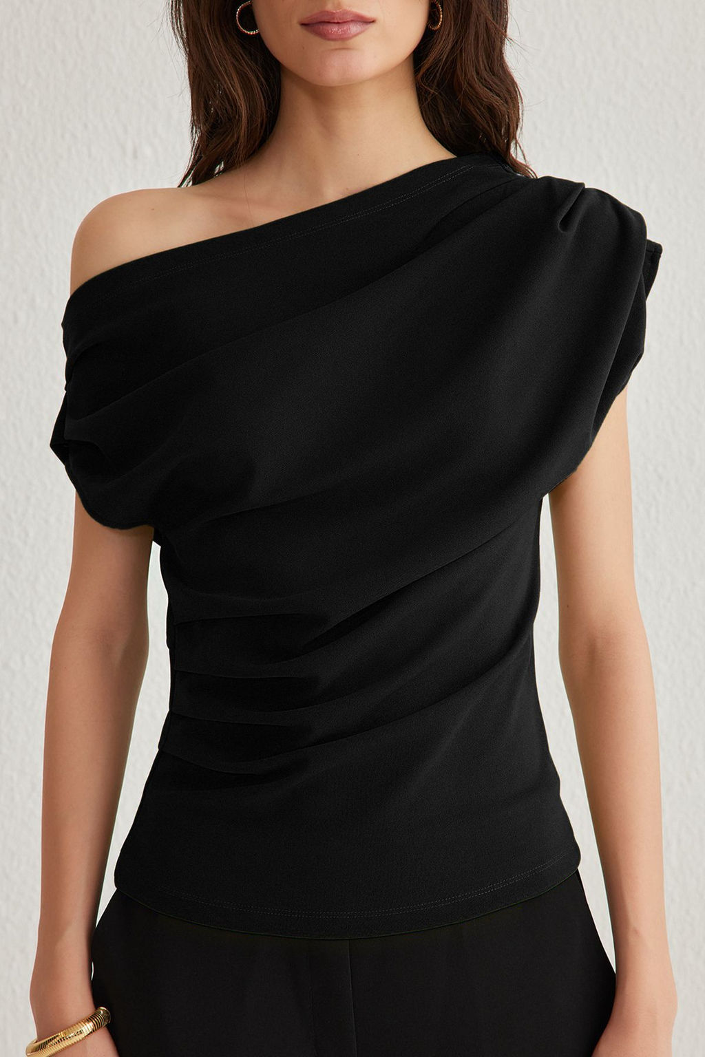 Siyah Buzgu/Drape Detayl? Dokumlu Asimetrik Yaka Orme Bluz TWOSS25BZ00024