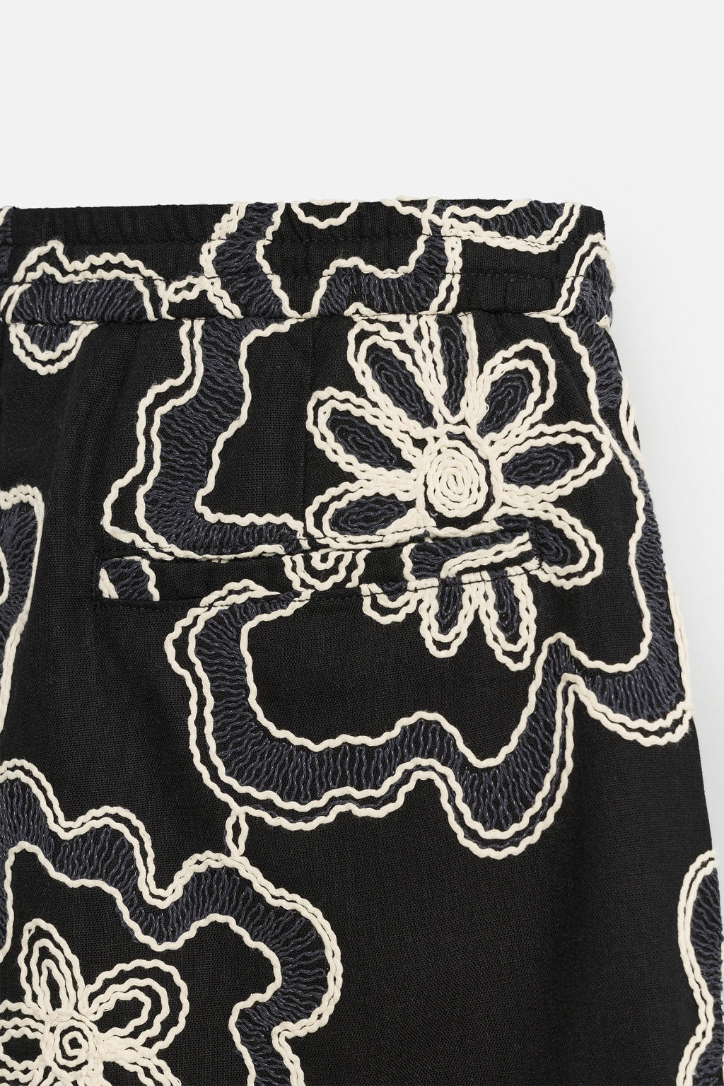 EMBOSSED EMBROIDERED BERMUDA SHORTS - Zara фото 29