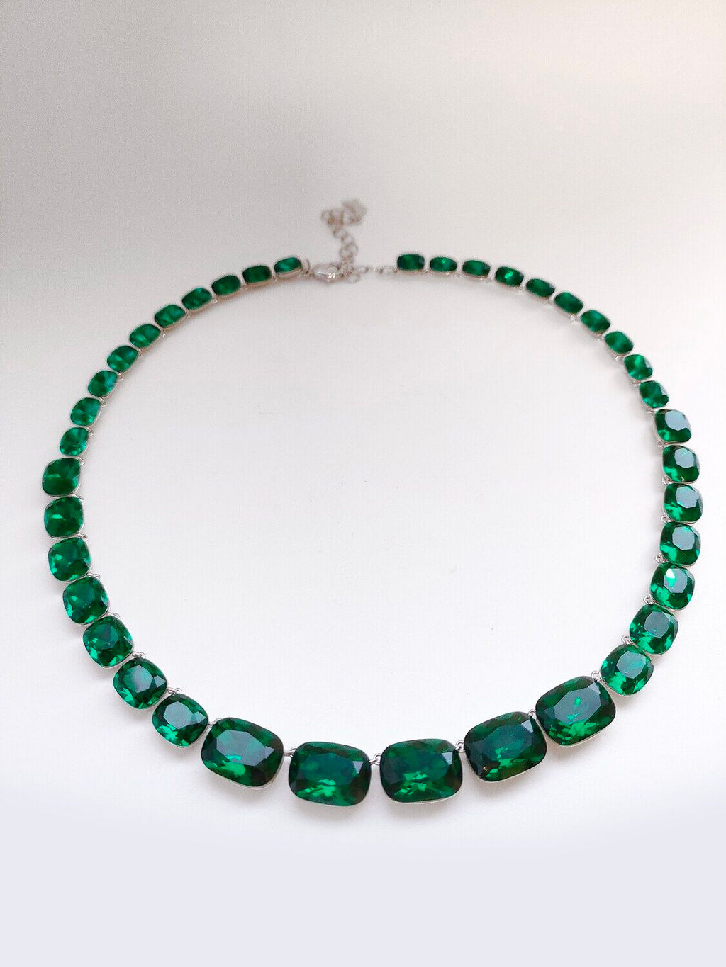 Колье с кристаллами Swarovski