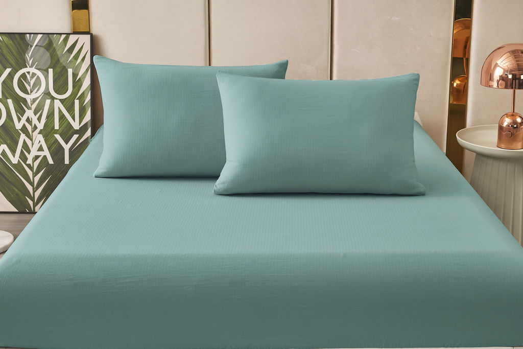 Комплект постельных принадлежностей, простыня на резинке Борт 25 + 2 наволочки 70*70 изумруд