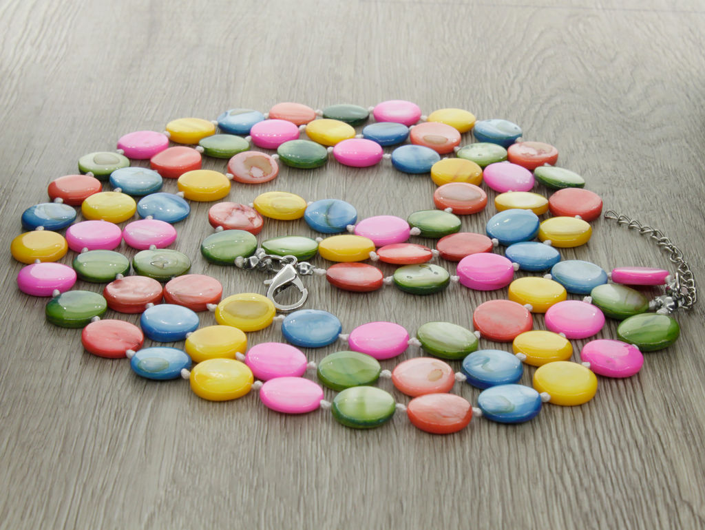 Колье перламутр mix "Румба", плоские круглые 15мм, три нити, колье короткое 48см