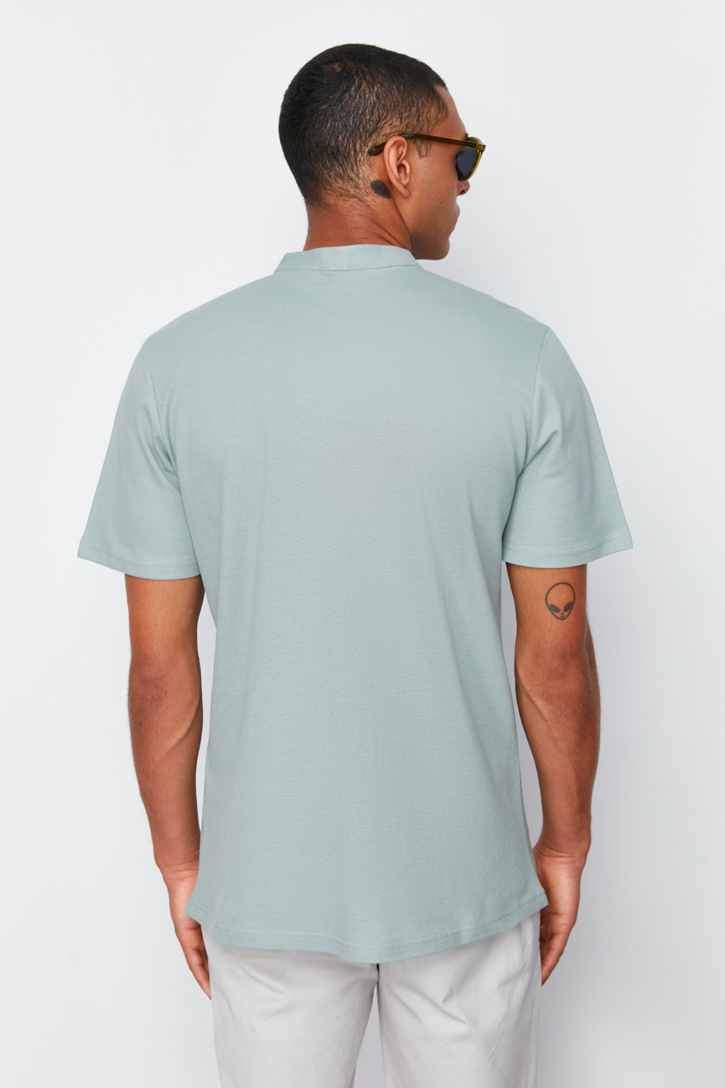 TRENDYOL MAN Siyah Slim Fit Hakim Yaka K?sa Kollu Orme Pike Yazl?k Gomlek TMNSS22GO0025 - Trendyolmilla фото 16