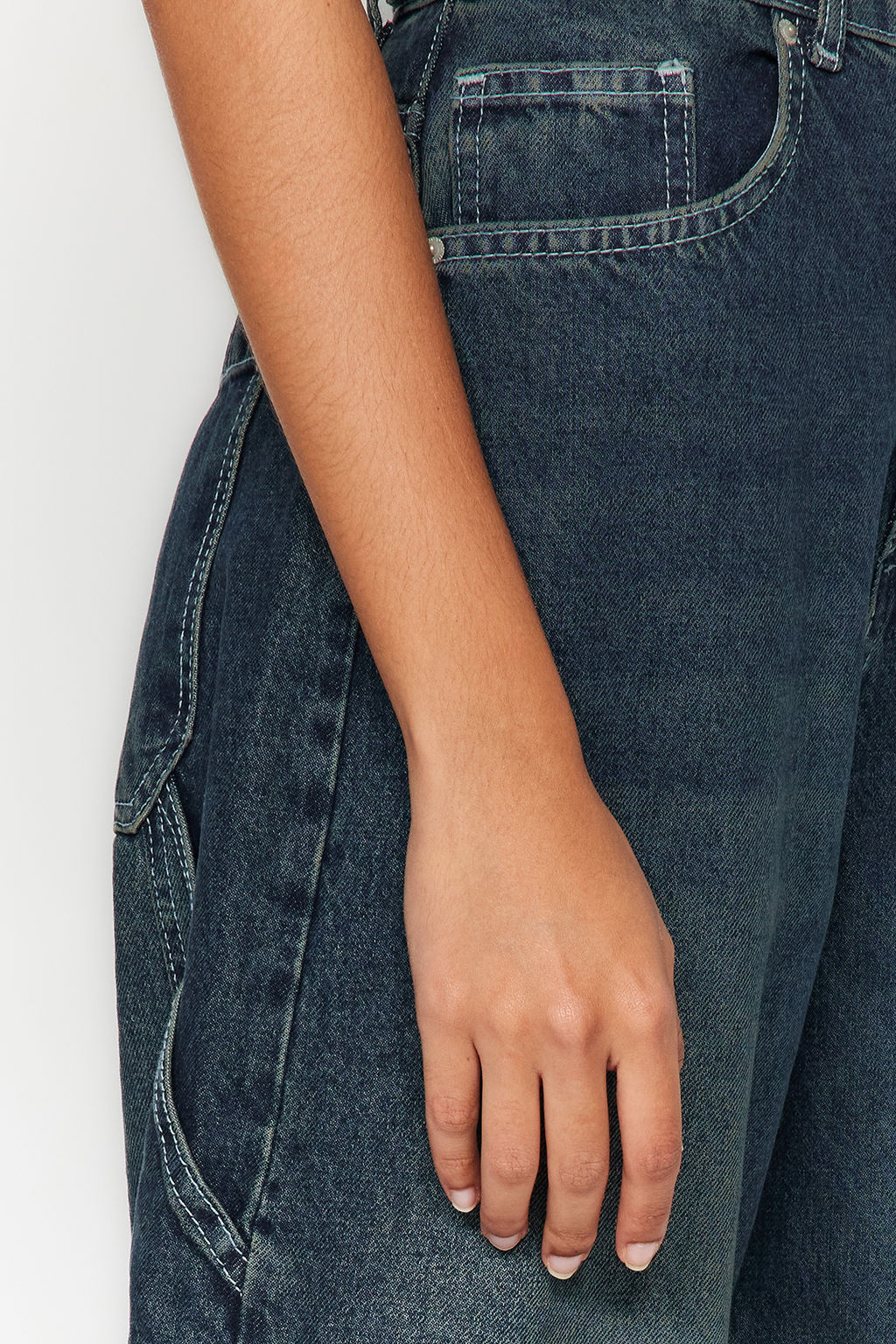 TRENDYOLMILLA Koyu Mavi More Sustainable Y?kama Efektli Bol Kesim Yuksek Bel Carpenter Skater Jeans TWOAW24JE00308  фото 23