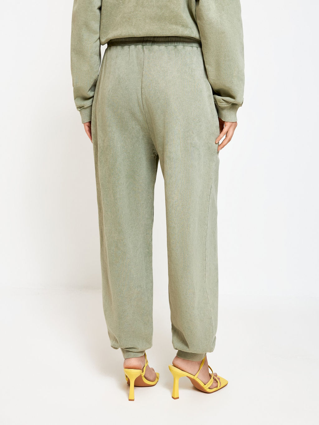 Брюки жен. Nataly хаки - Concept club фото 4