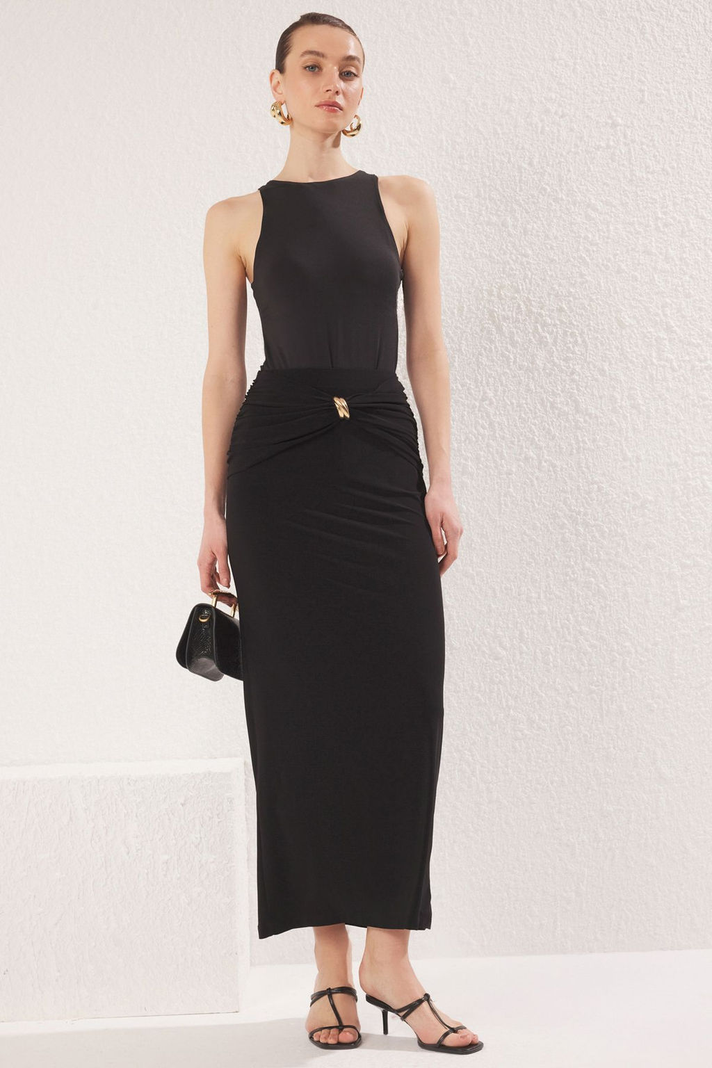 Siyah Gold Aksesuar Detayl? Esnek Maxi Orme Bal?k Etek TWOSS25ET00110 - Trendyolmilla фото 3