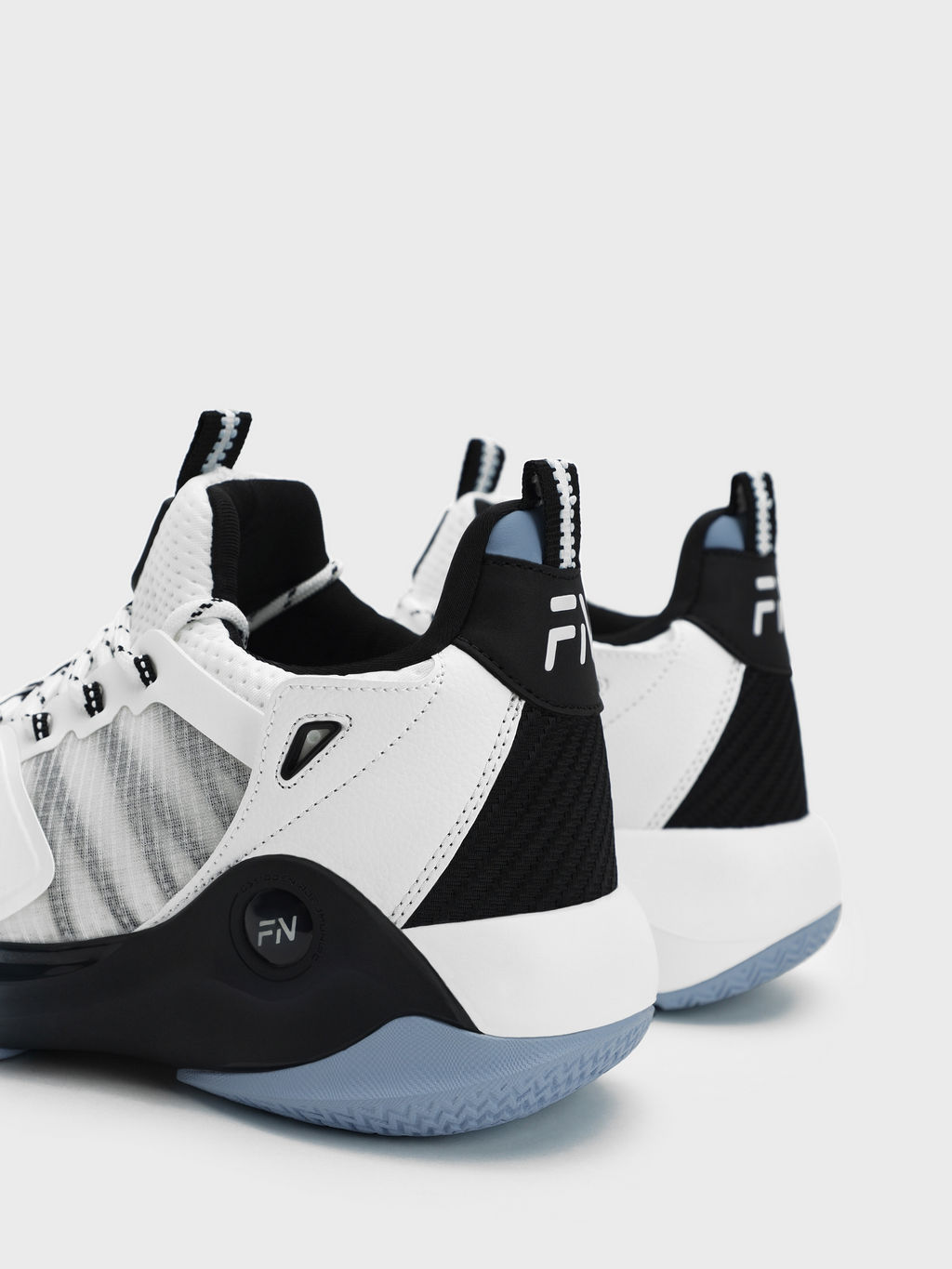 Баскетбольные кроссовки FN Dunkify (White/Black)