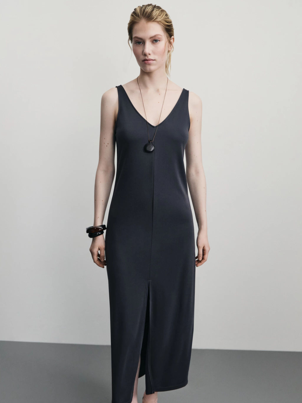 Сарафан с V-образным вырезом из модала / Zarina  фото 2