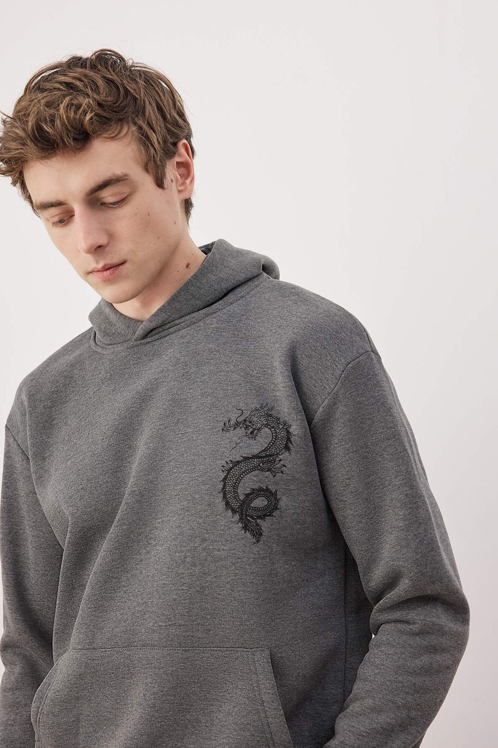 Antrasit Regular/Normal Kesim Bask?l? Kapusonlu Sweatshirt TMNAW26SW00065 - Trendyolmilla фото 2