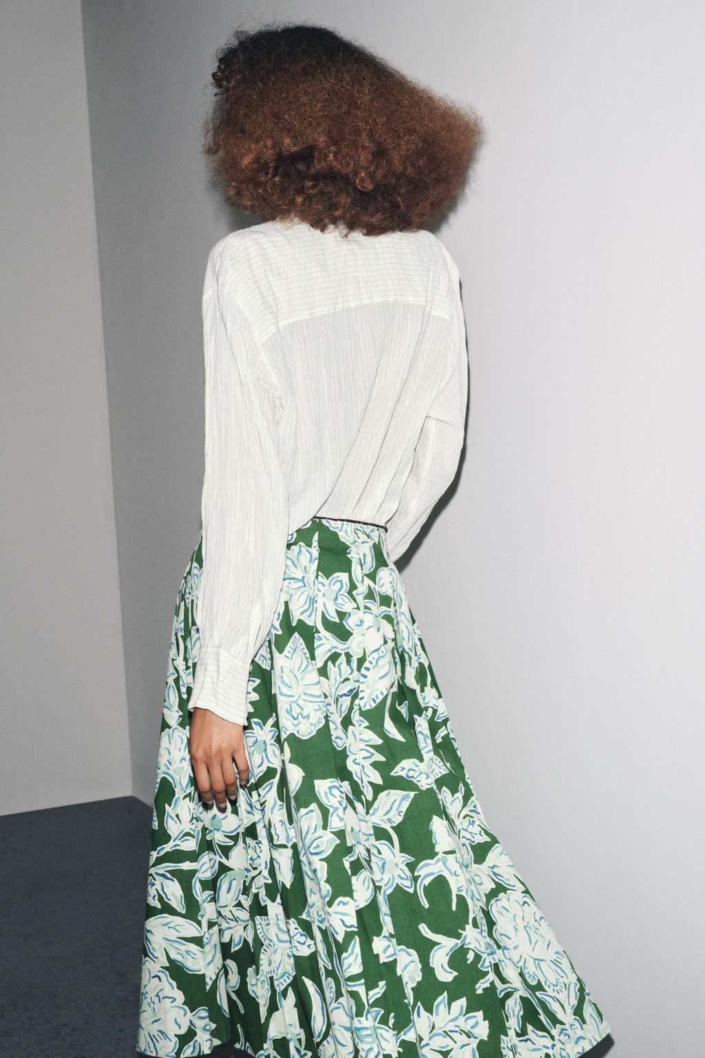 ZW COLLECTION PLEATED FLORAL SKIRT - Zara фото 12