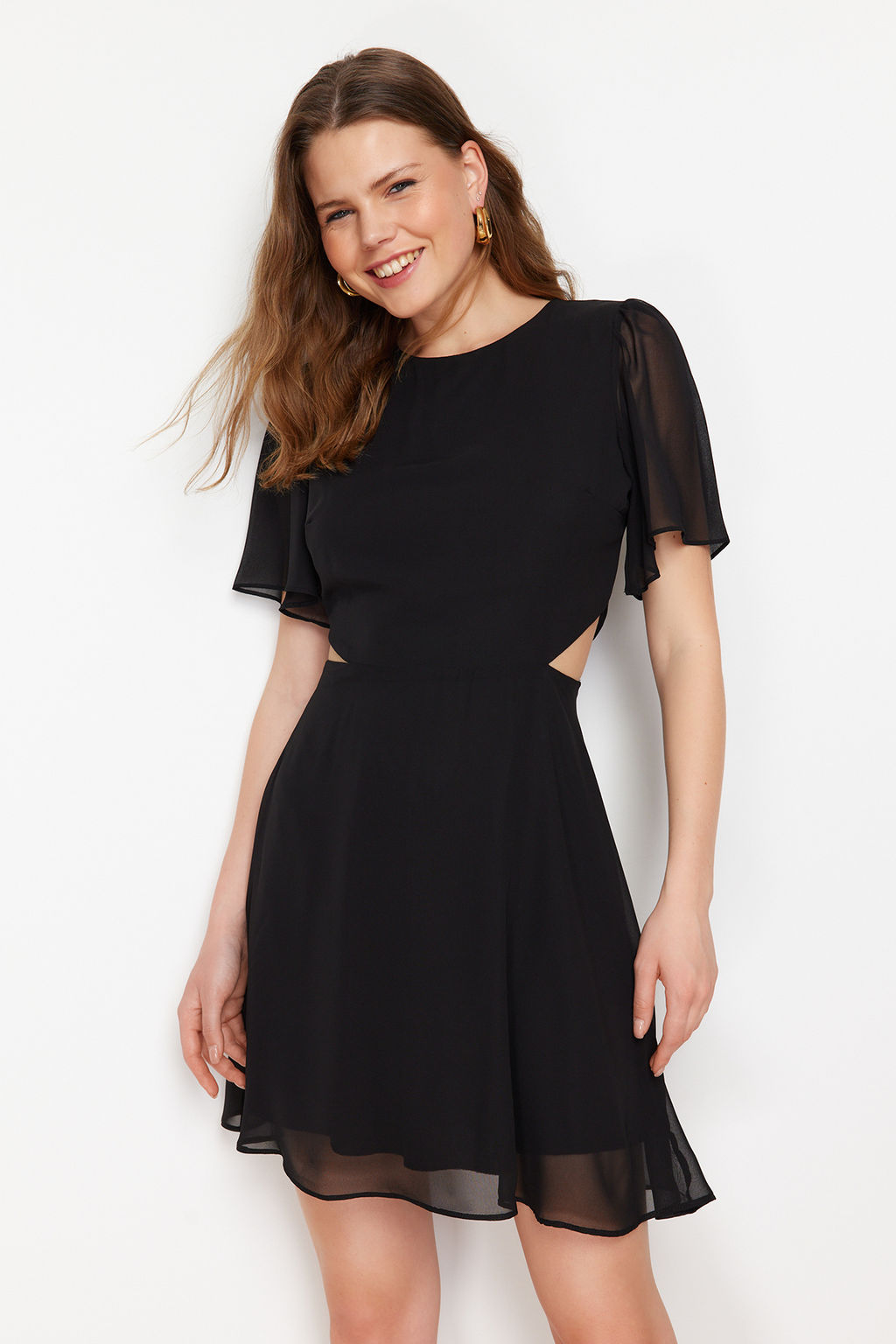 Siyah Etegi Belden Ac?lan Cut Out/Pencere Detayl? Mini Dokuma Elbise TWOSS24EL00696 - Trendyolmilla фото 2