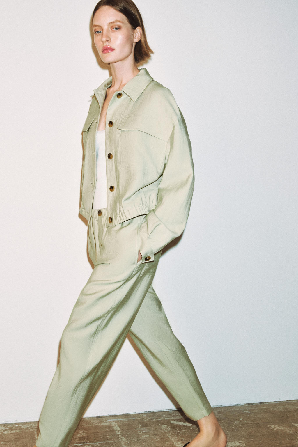 PANTAL?N CARROT CINTURA EL?STICA / Verde agua - Zara фото 5