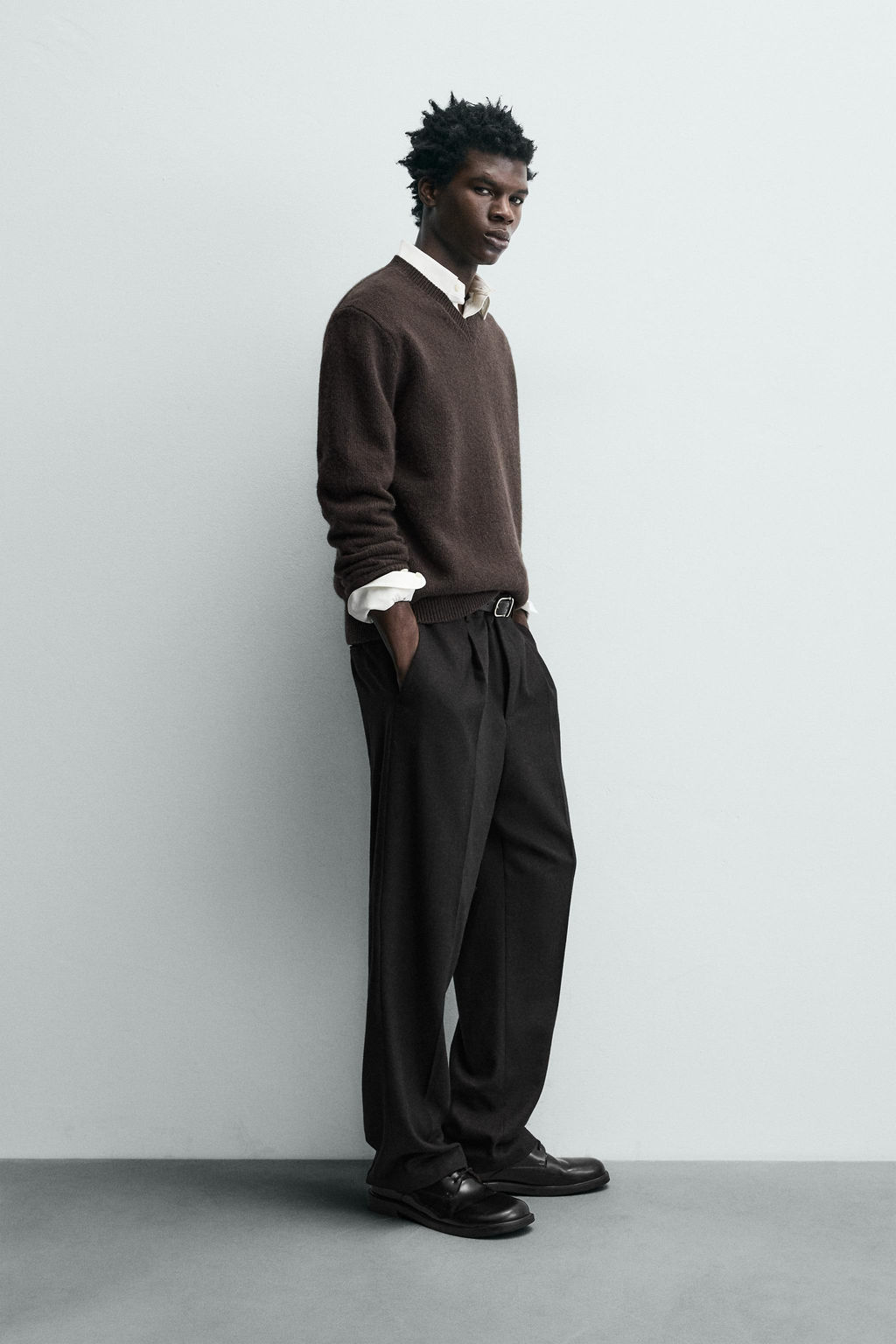 100% WOOL V-NECK JUMPER LIMITED EDITION