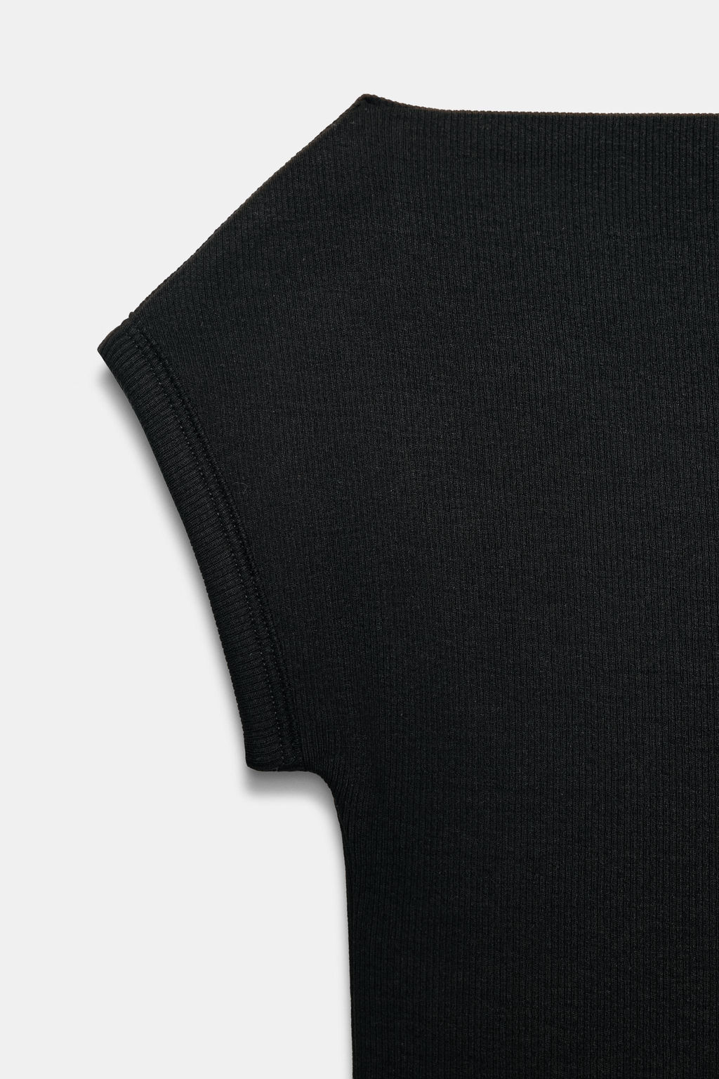 CAMISETA CUELLO BARCO / Negro - Zara фото 7