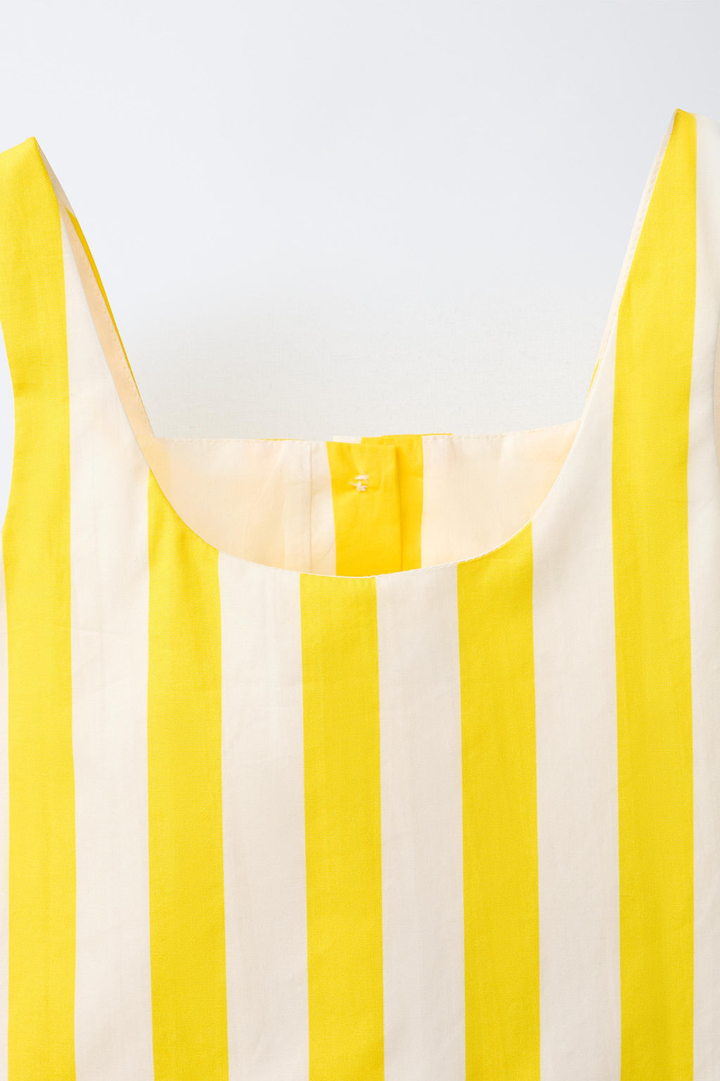 TOP RAYAS BOTONES / Estampado