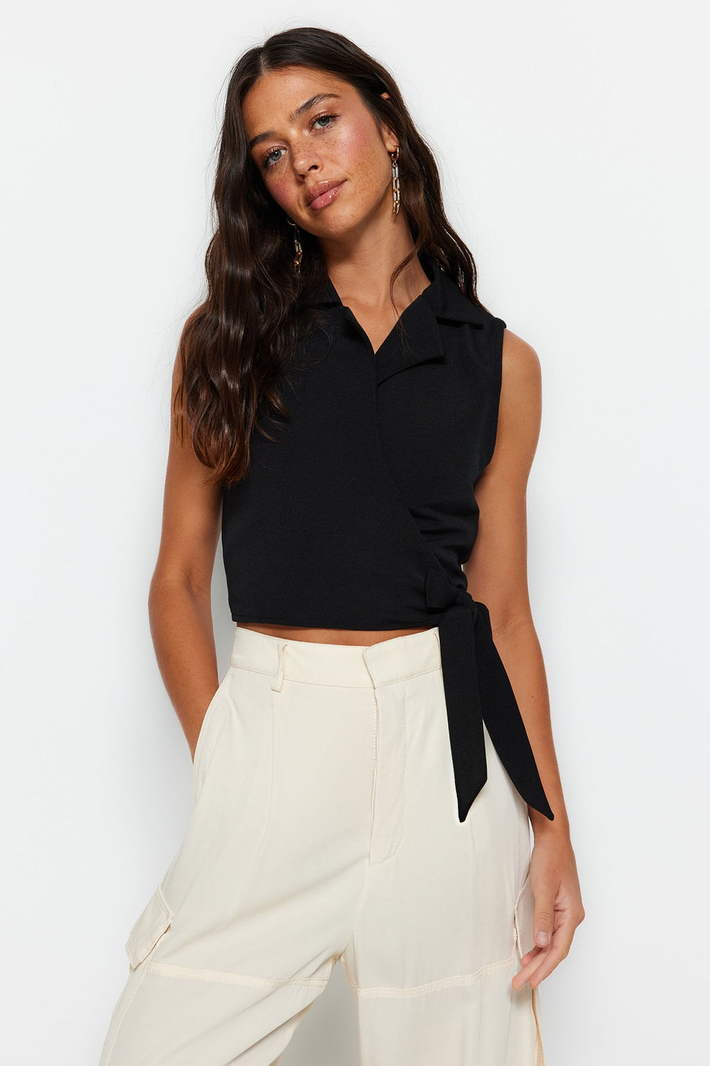 Siyah Baglamal? Crop Dokuma Keten Gorunumlu Bluz TWOSS23BZ00550