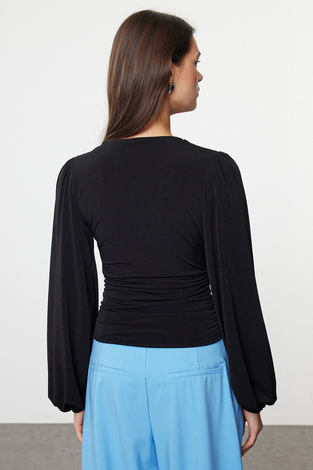 Trendyolmilla Murdum Kruvaze Buzgu/Drape Detayl? Uzun Kollu Esnek Orme Bluz TWOAW25BZ00021  фото 5