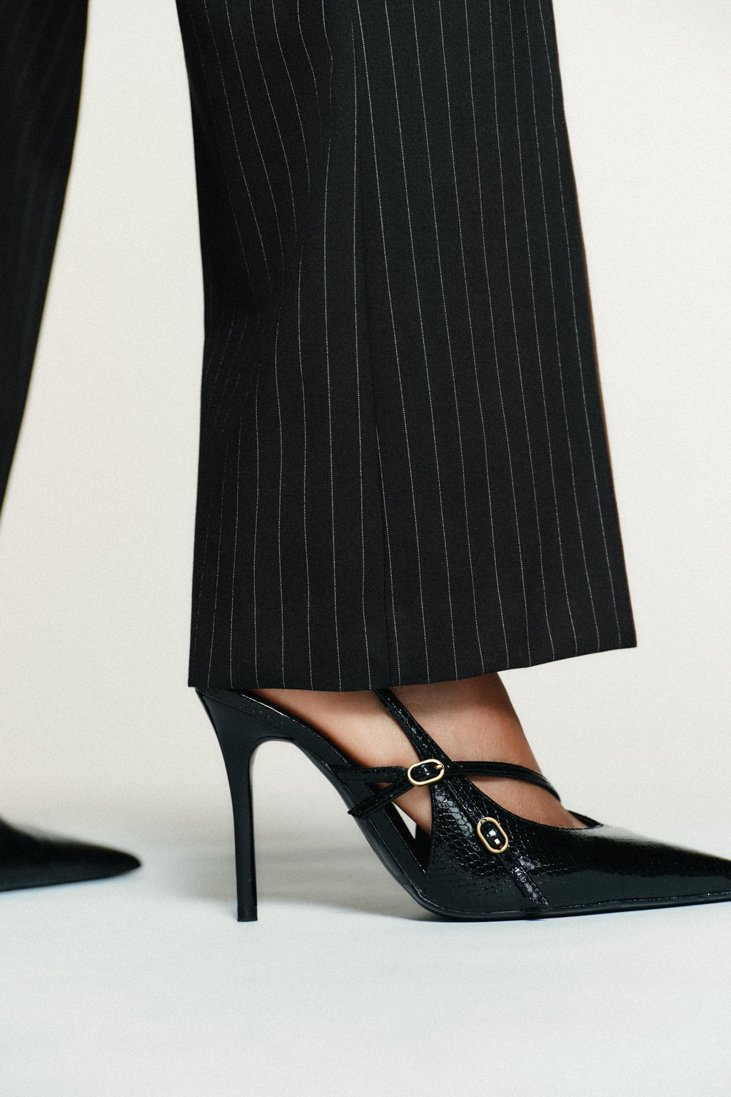 HIGH-HEEL SHOES WITH STRAPS AND BUCKLES - Zara фото 10