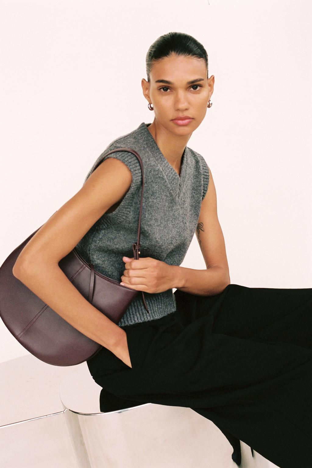 PLAIN KNIT SLEEVELESS JUMPER - Zara фото 2