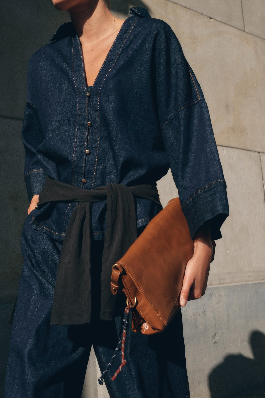 WIDE-LEG DENIM-EFFECT TROUSERS - Zara фото 3