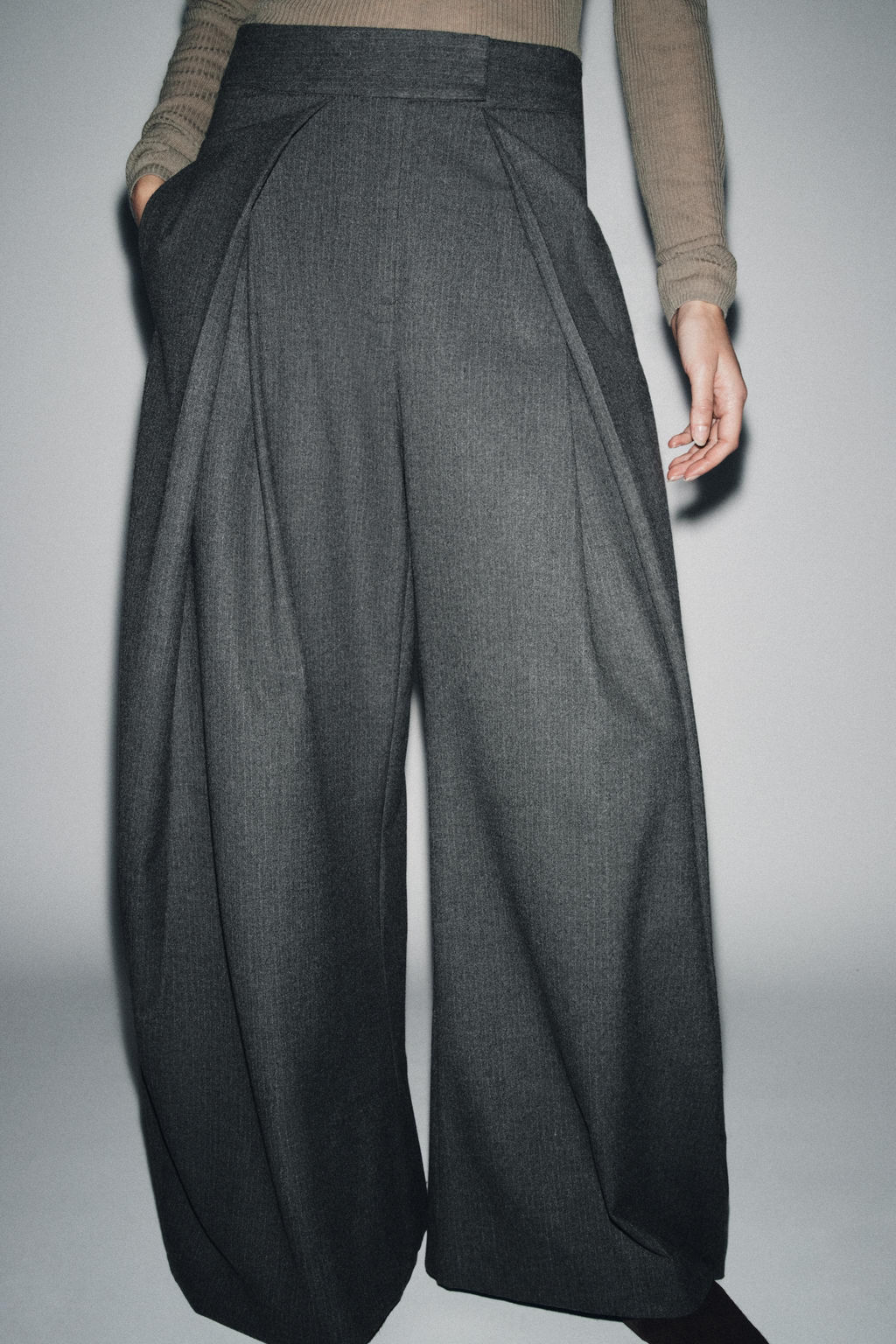 WIDE-LEG PINSTRIPE TROUSERS WITH DARTS ZW COLLECTION - Zara фото 2