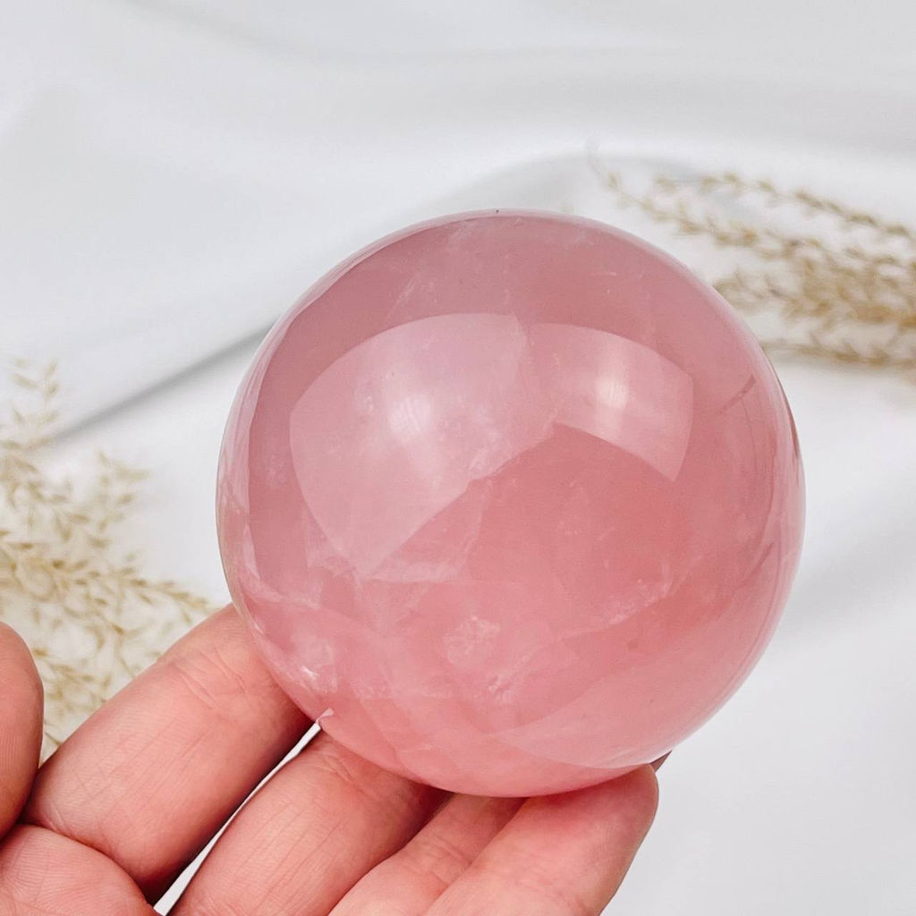 Шар из мадагаскарского Розового кварца