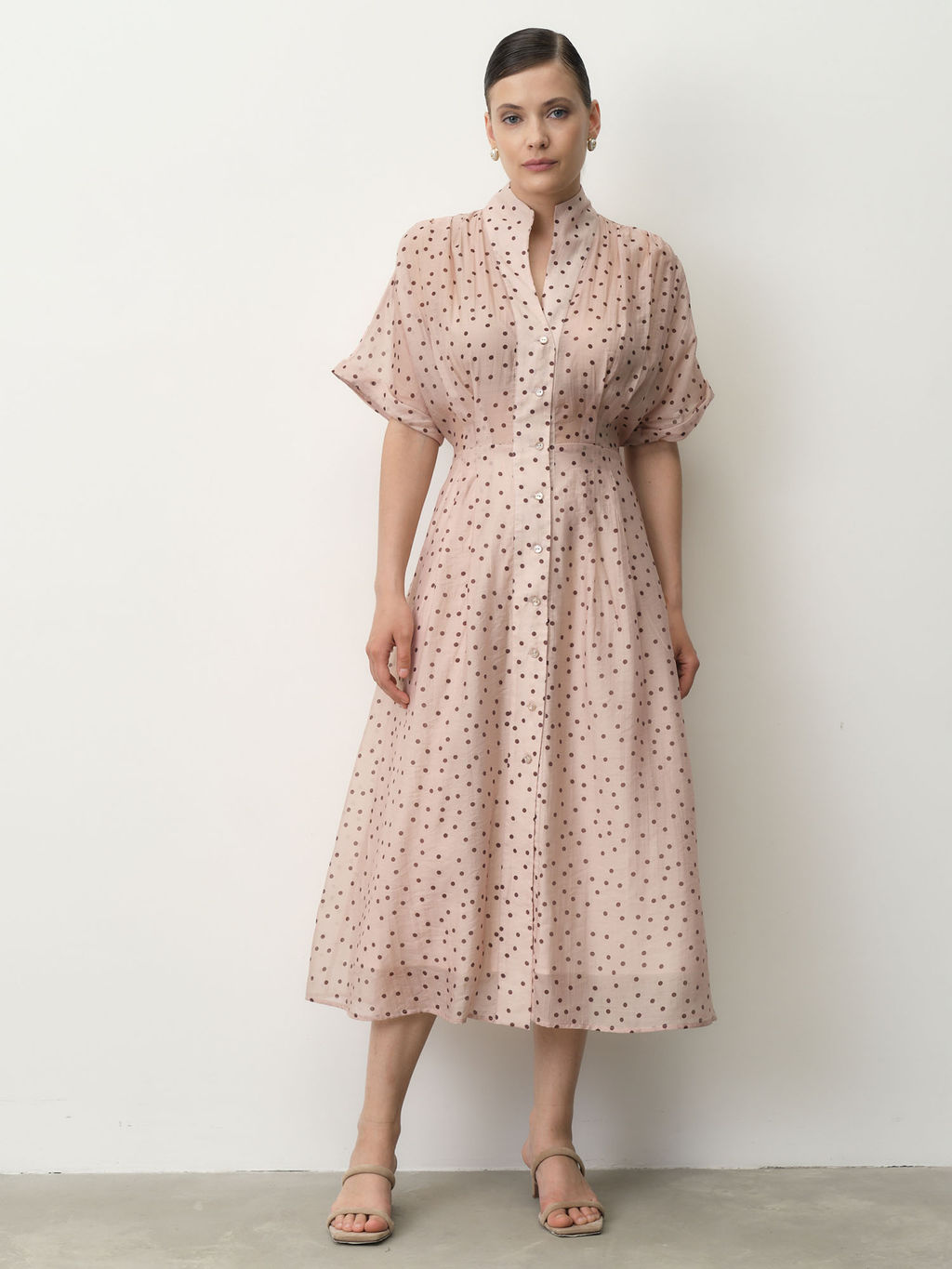 Платье из тенселя 90501 пудровое в горошек