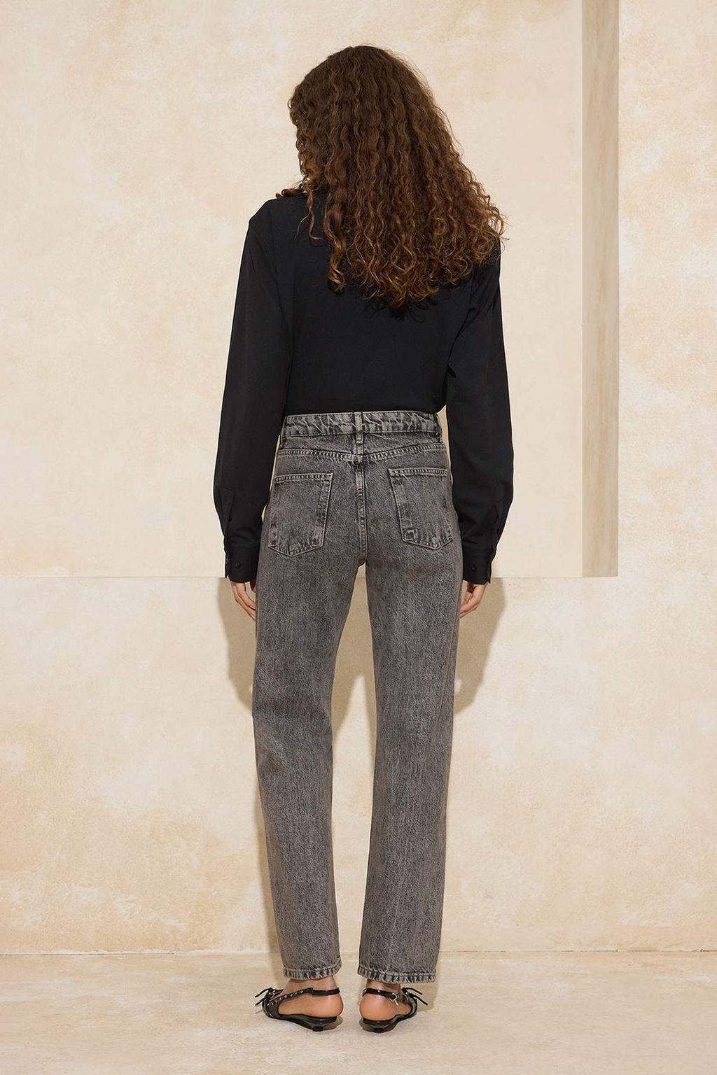 Gri Yuksek Bel Boru Paca Straight Jeans TWOSS26JE00021 - Trendyolmilla фото 4