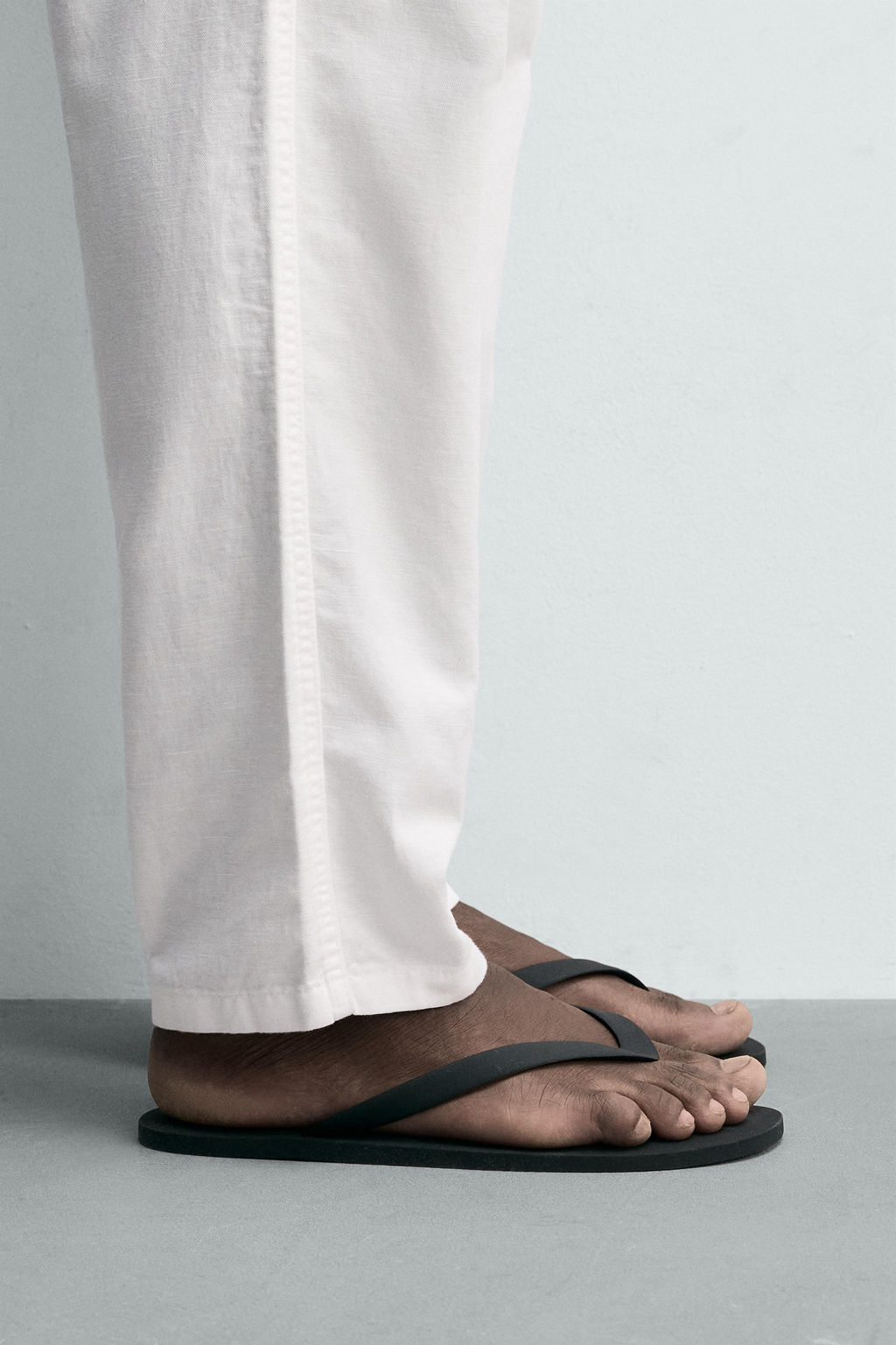 SANDALIA TIRAS / Negro