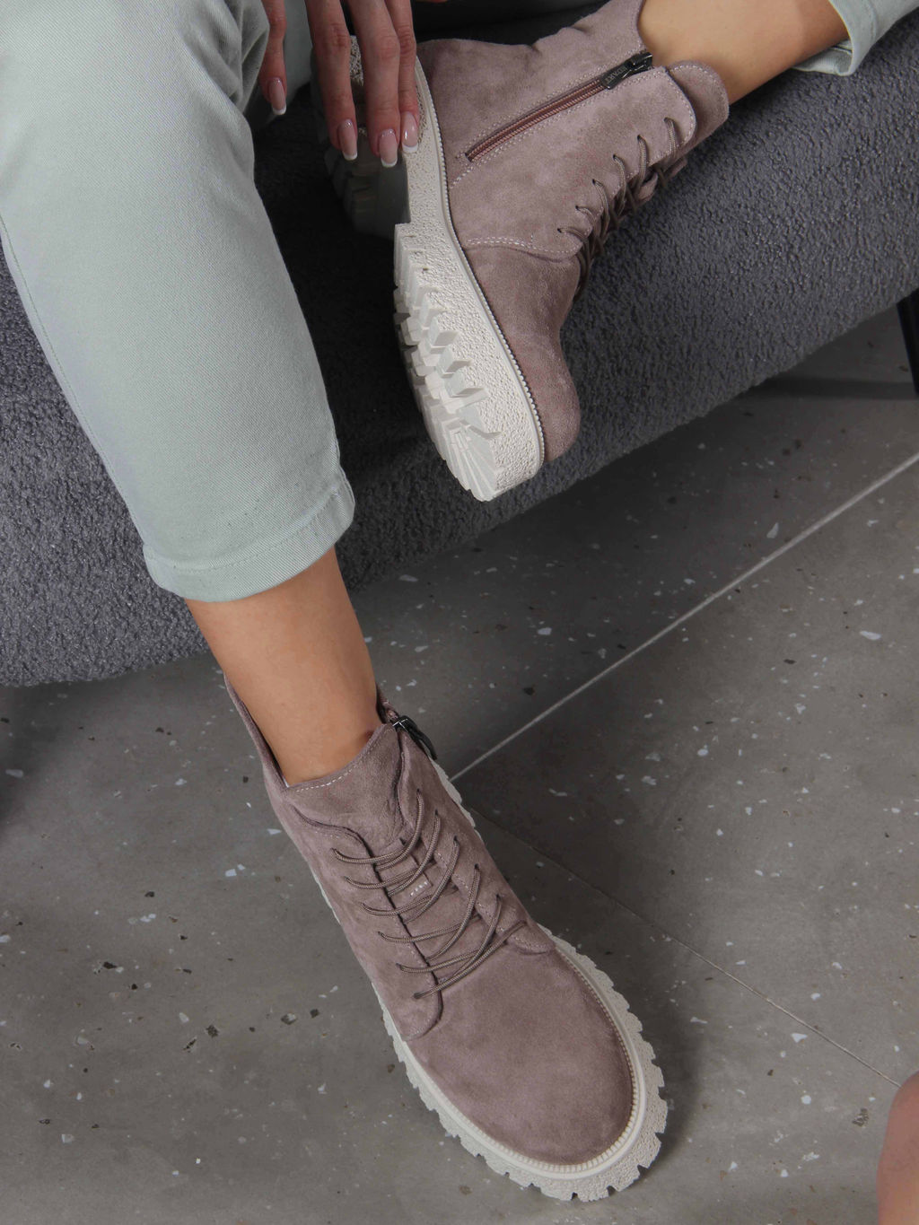 Ботинки 228.V.1541be. Капучино замша/Байка