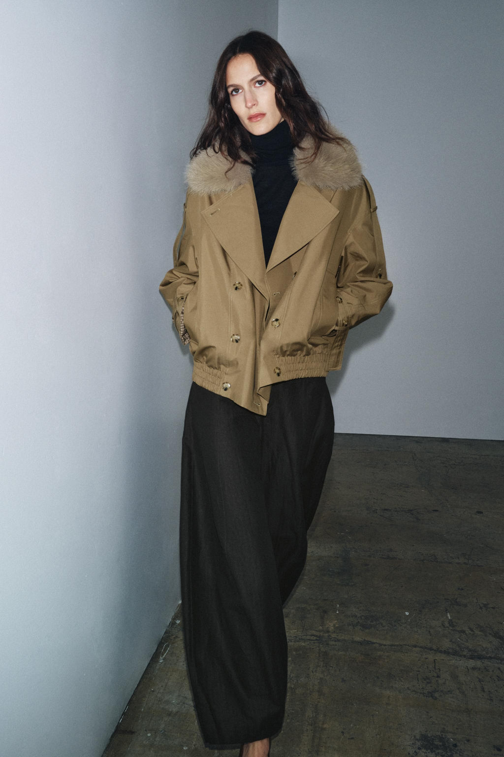 PADDED TRENCH COAT WITH FAUX FUR COLLAR ZW COLLECTION - Zara фото 4