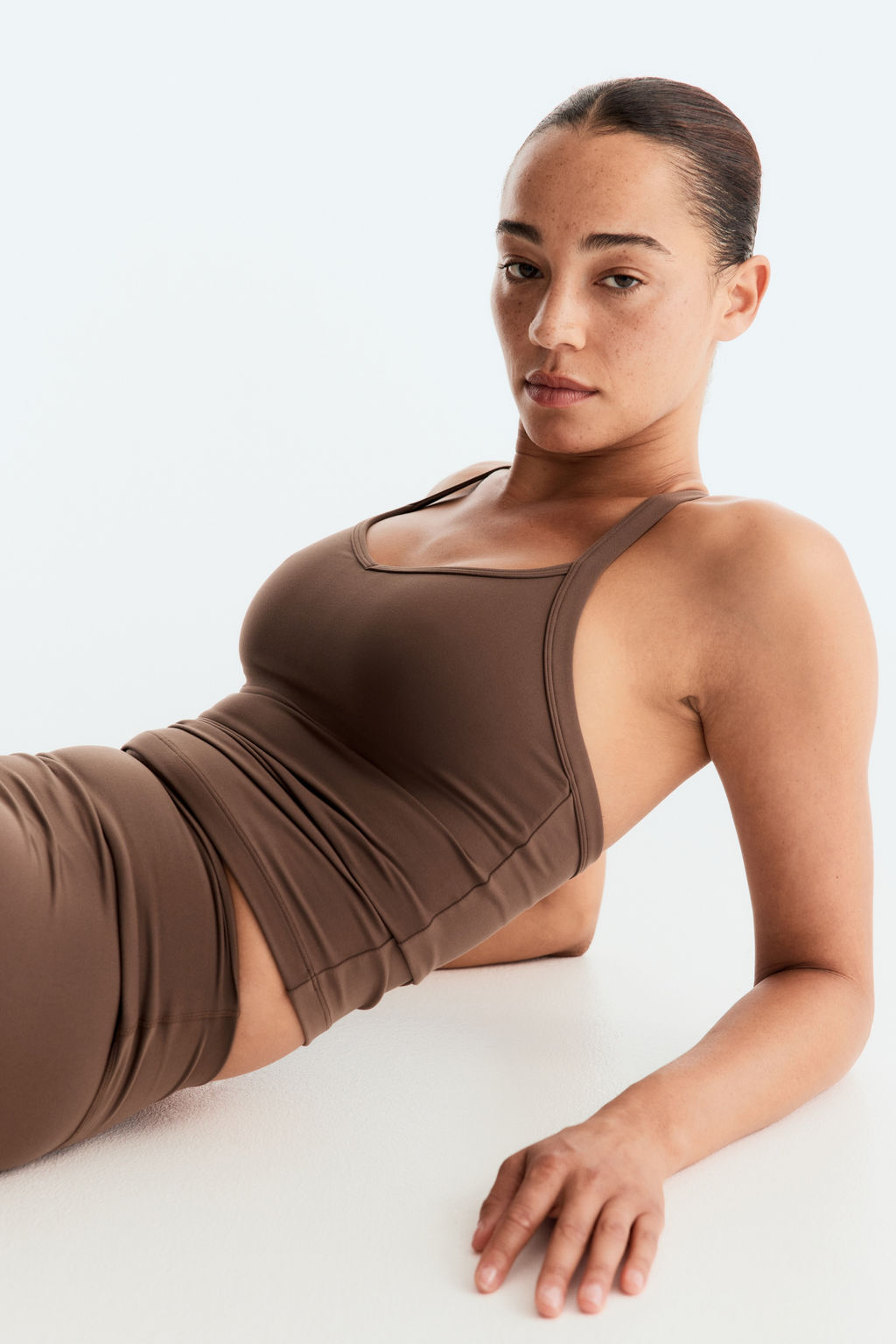 Top de deporte SoftMove con sujetador integrado - H&m фото 8