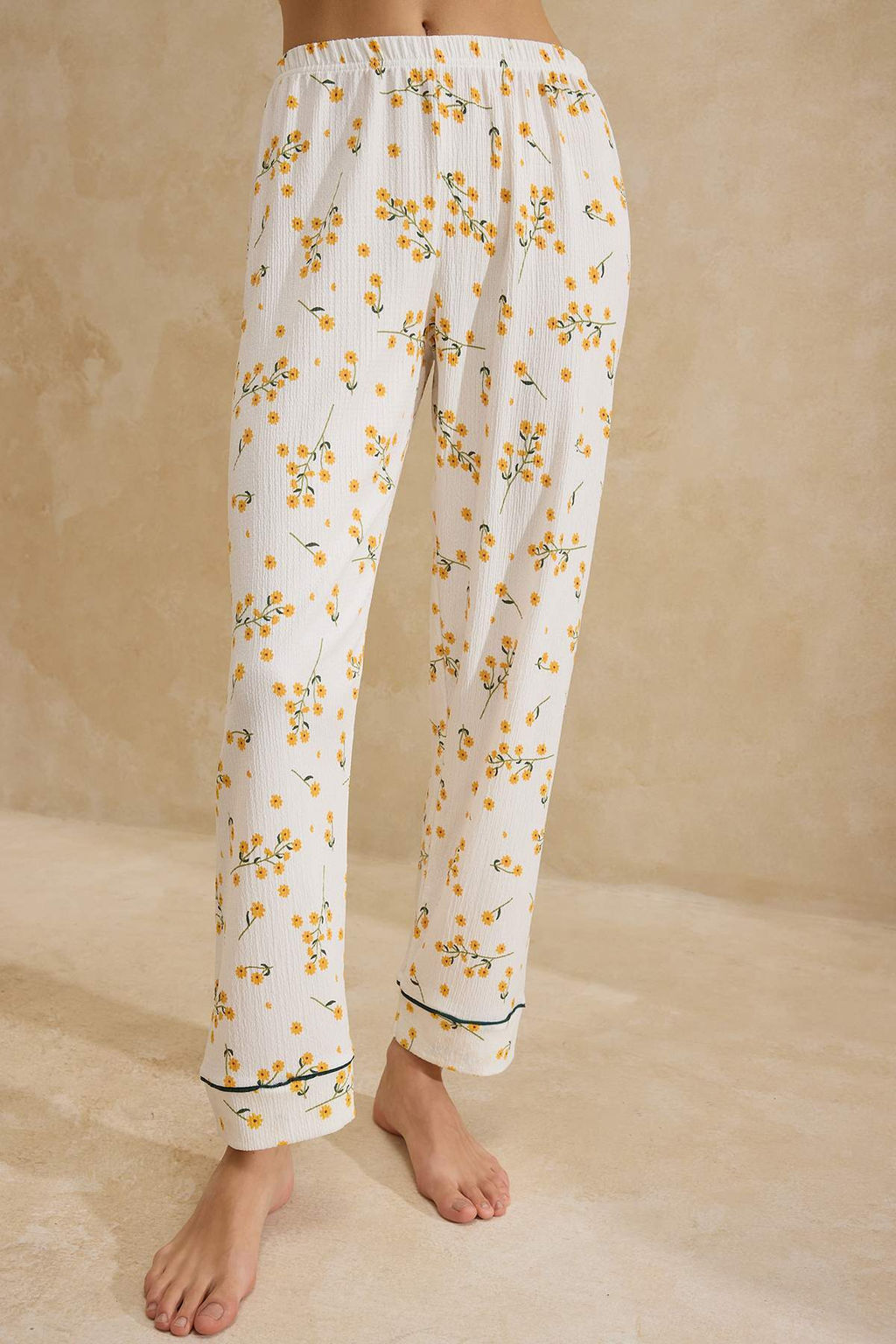 Beyaz Cicekli Biyeli Burumcuk Dokulu Orme Pijama Tak?m? THMSS26PT00020 - Trendyolmilla фото 3