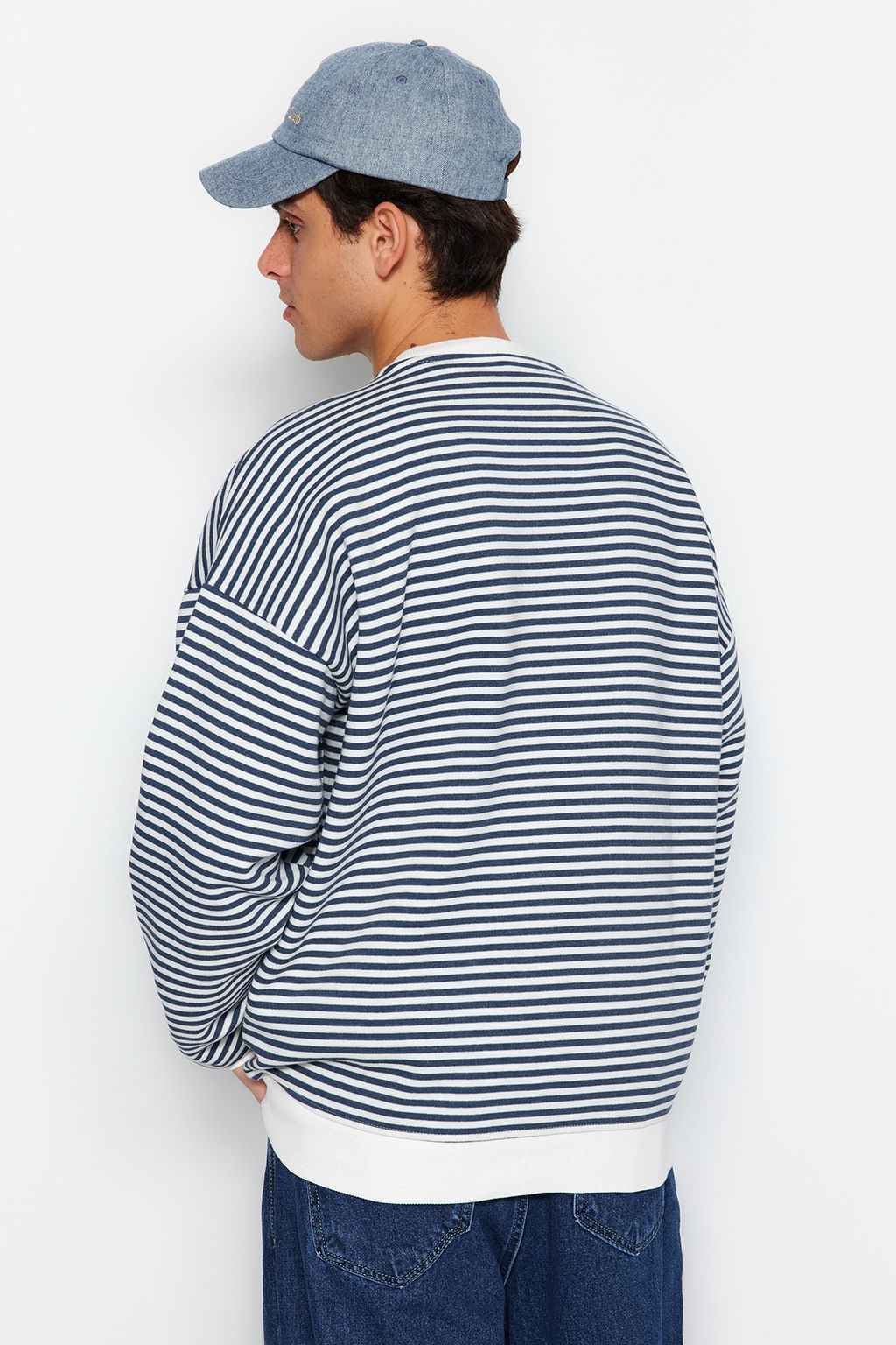 TRENDYOL MAN Siyah Oversize/Genis Kesim Cizgili Ici Polar/S?cak Tutan Sweatshirt TMNAW24SW00065 - Trendyolmilla фото 29