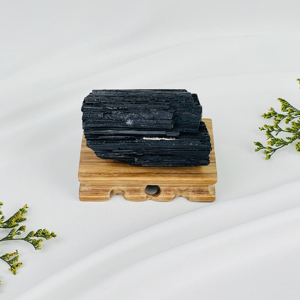 Кристалл необработанного Турмалина (Шерл)