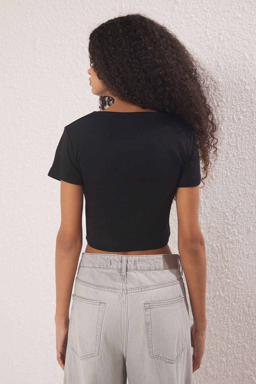 Siyah-Siyah Crop 2li Paket Slim/Vucuda Oturan Orme Bluz TWOSS23BZ00108