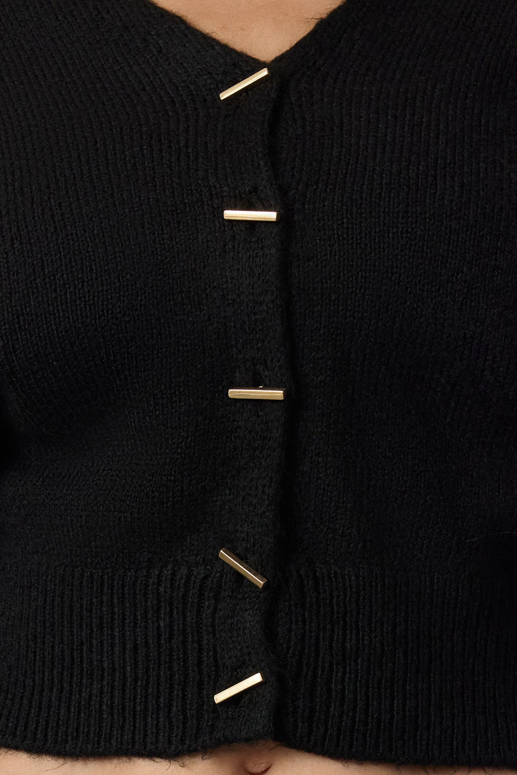 TRENDYOLMILLA Siyah V Yaka Crop Triko H?rka TWOAW25HI00074 фото 3